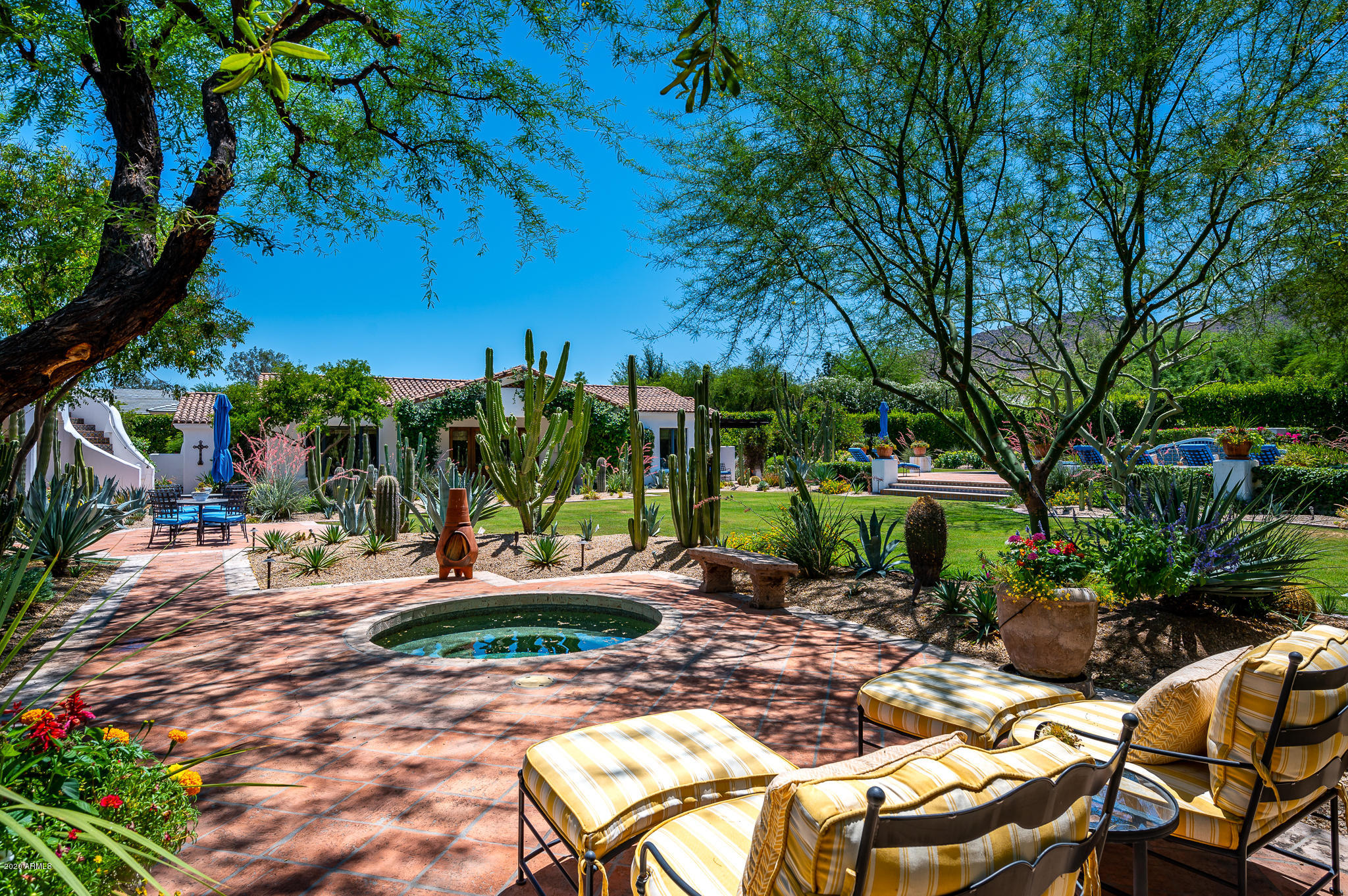 CASA BLANCA GARDENS - Residential