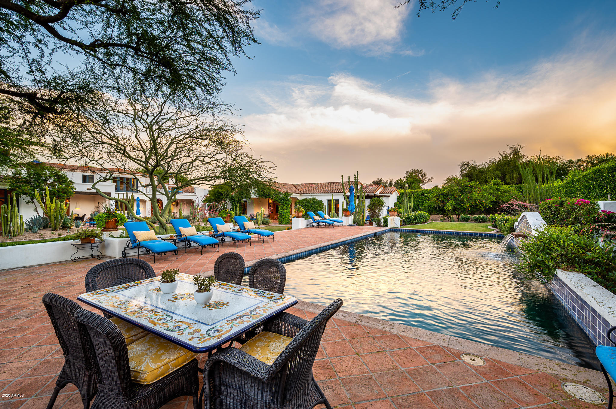 CASA BLANCA GARDENS - Residential