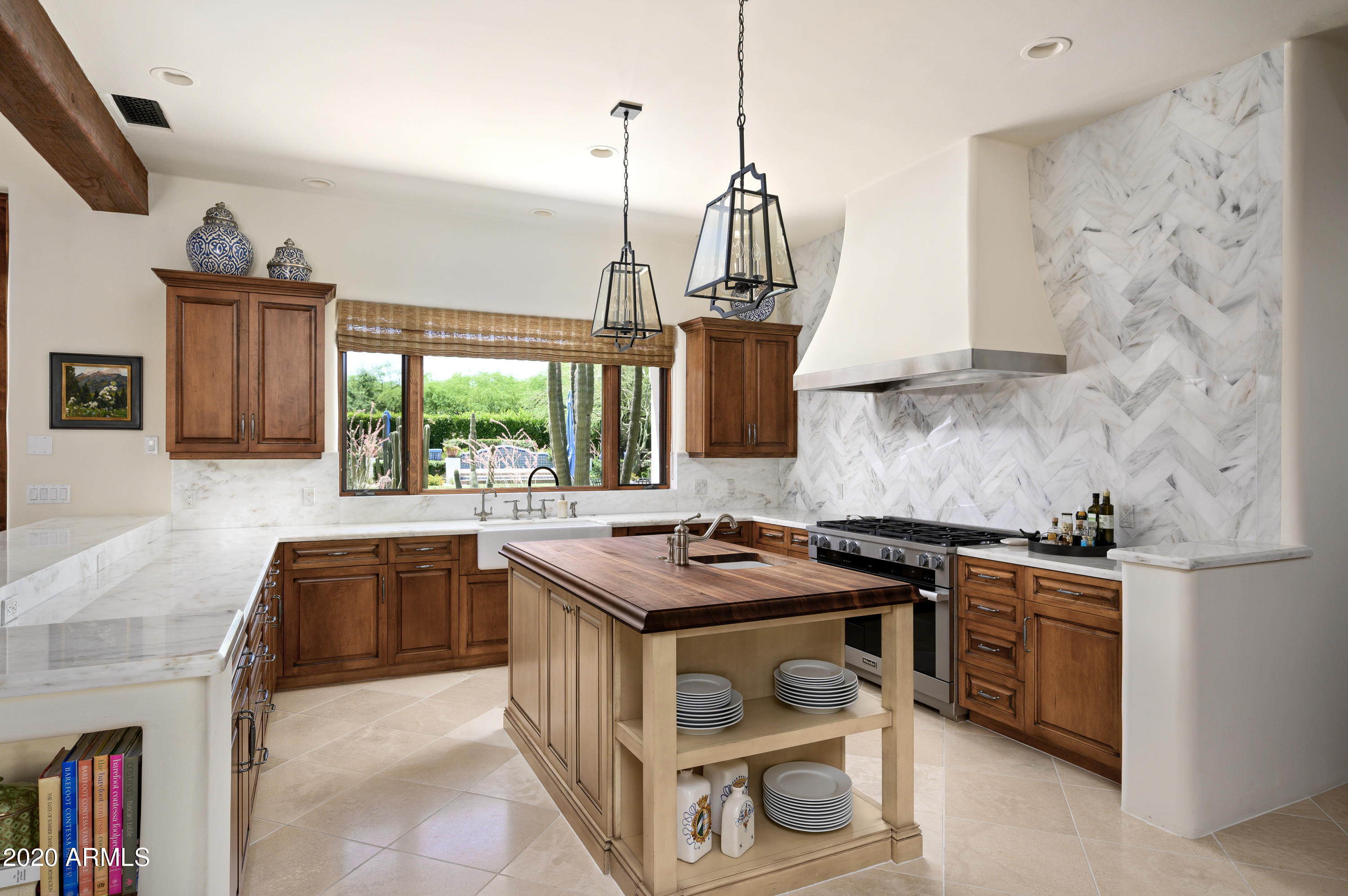 CASA BLANCA GARDENS - Residential