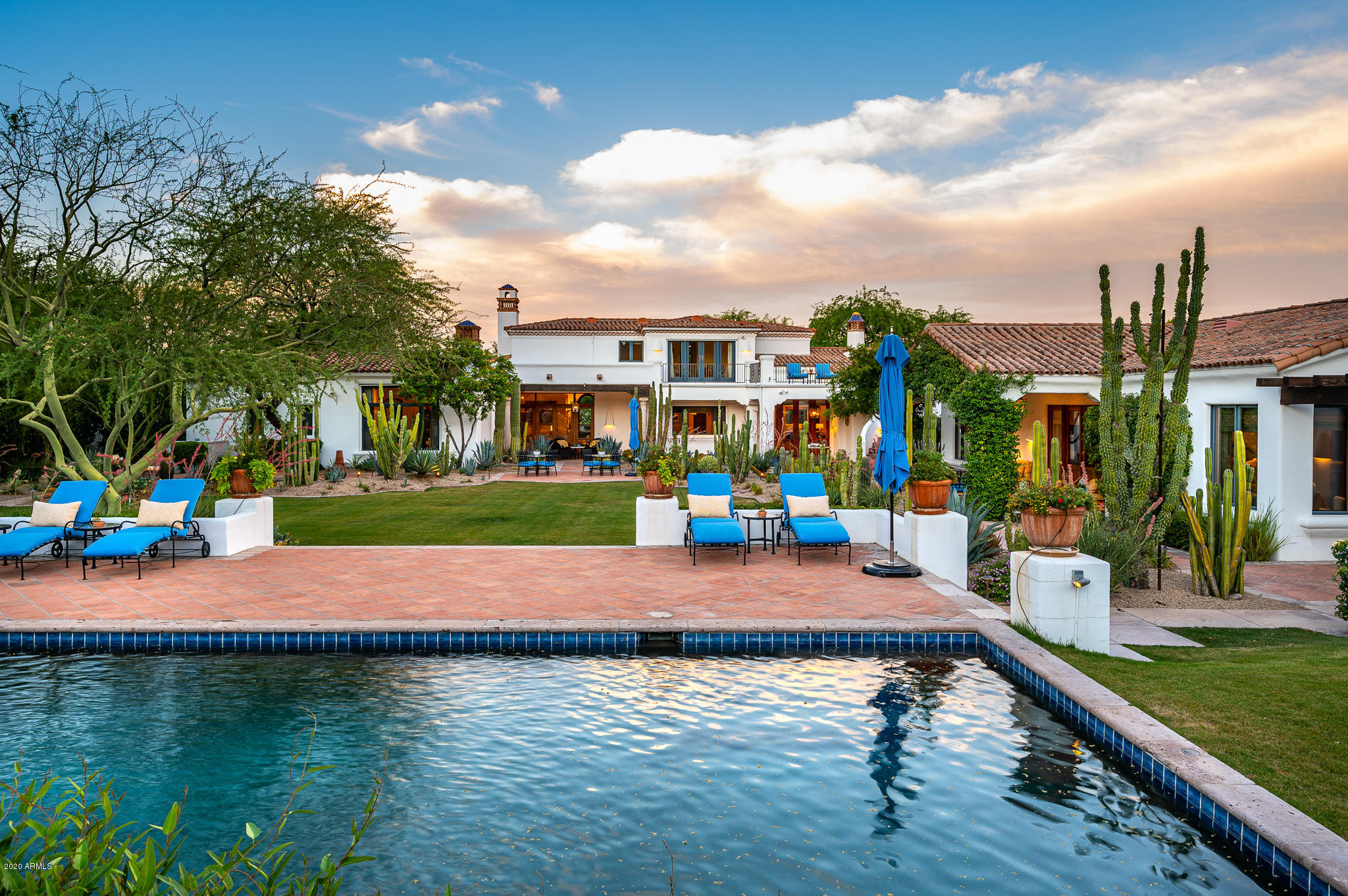 CASA BLANCA GARDENS - Residential
