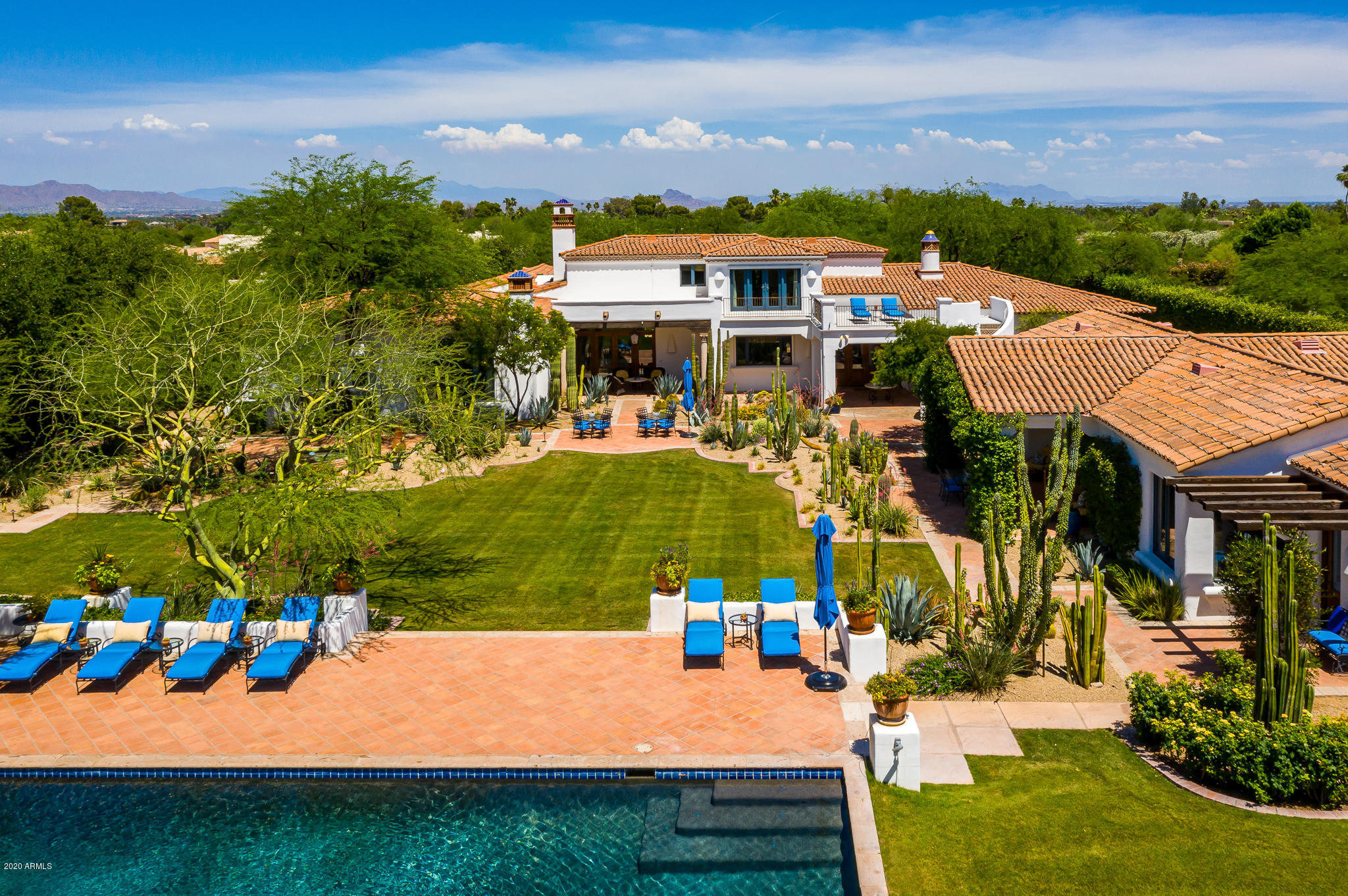 CASA BLANCA GARDENS - Residential