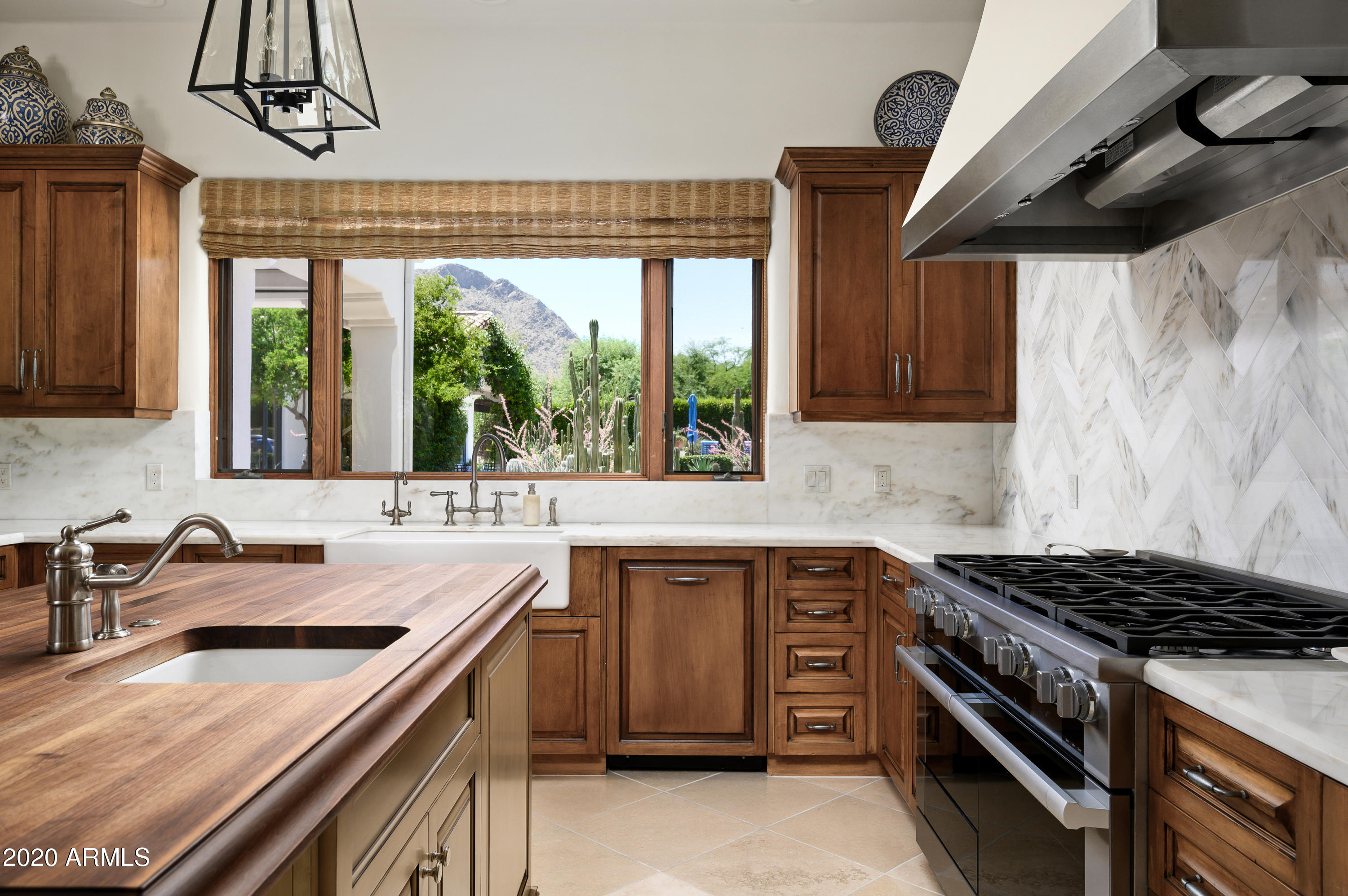 CASA BLANCA GARDENS - Residential