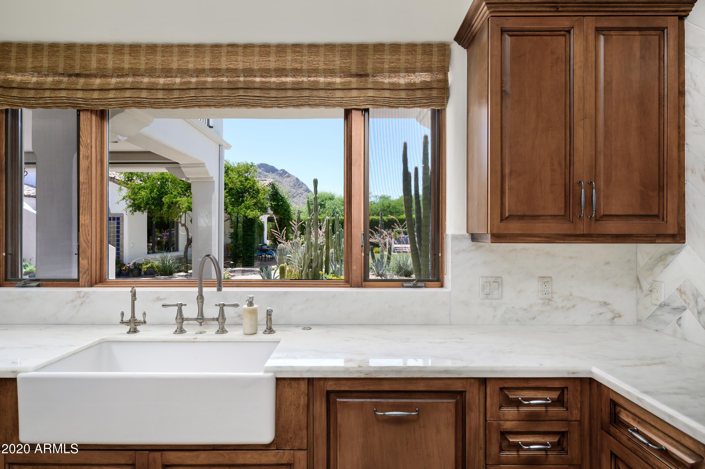 CASA BLANCA GARDENS - Residential