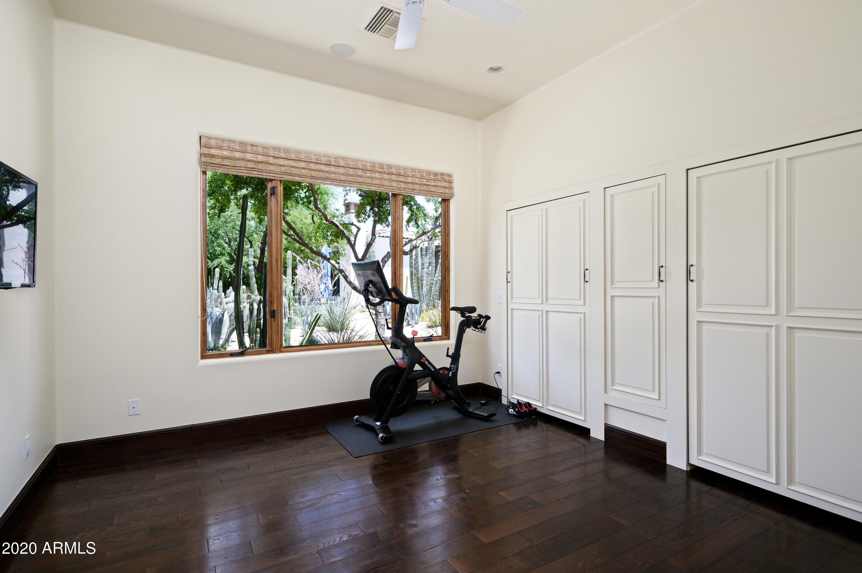CASA BLANCA GARDENS - Residential