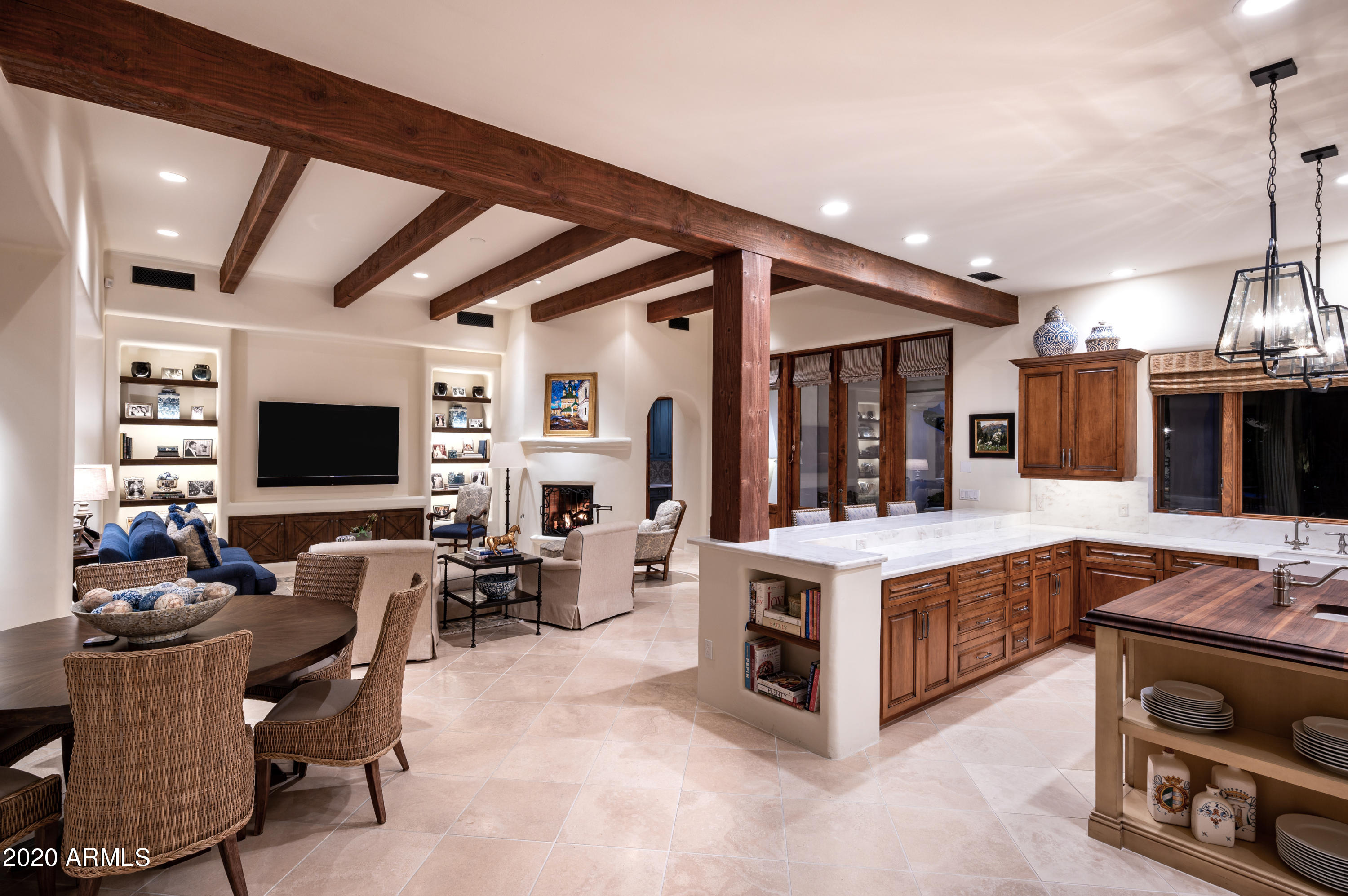 CASA BLANCA GARDENS - Residential