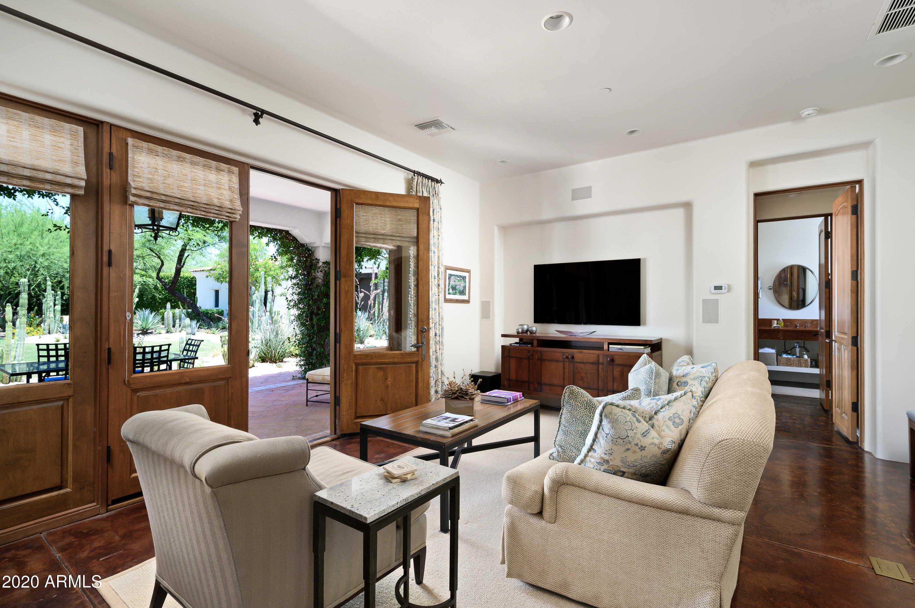 CASA BLANCA GARDENS - Residential