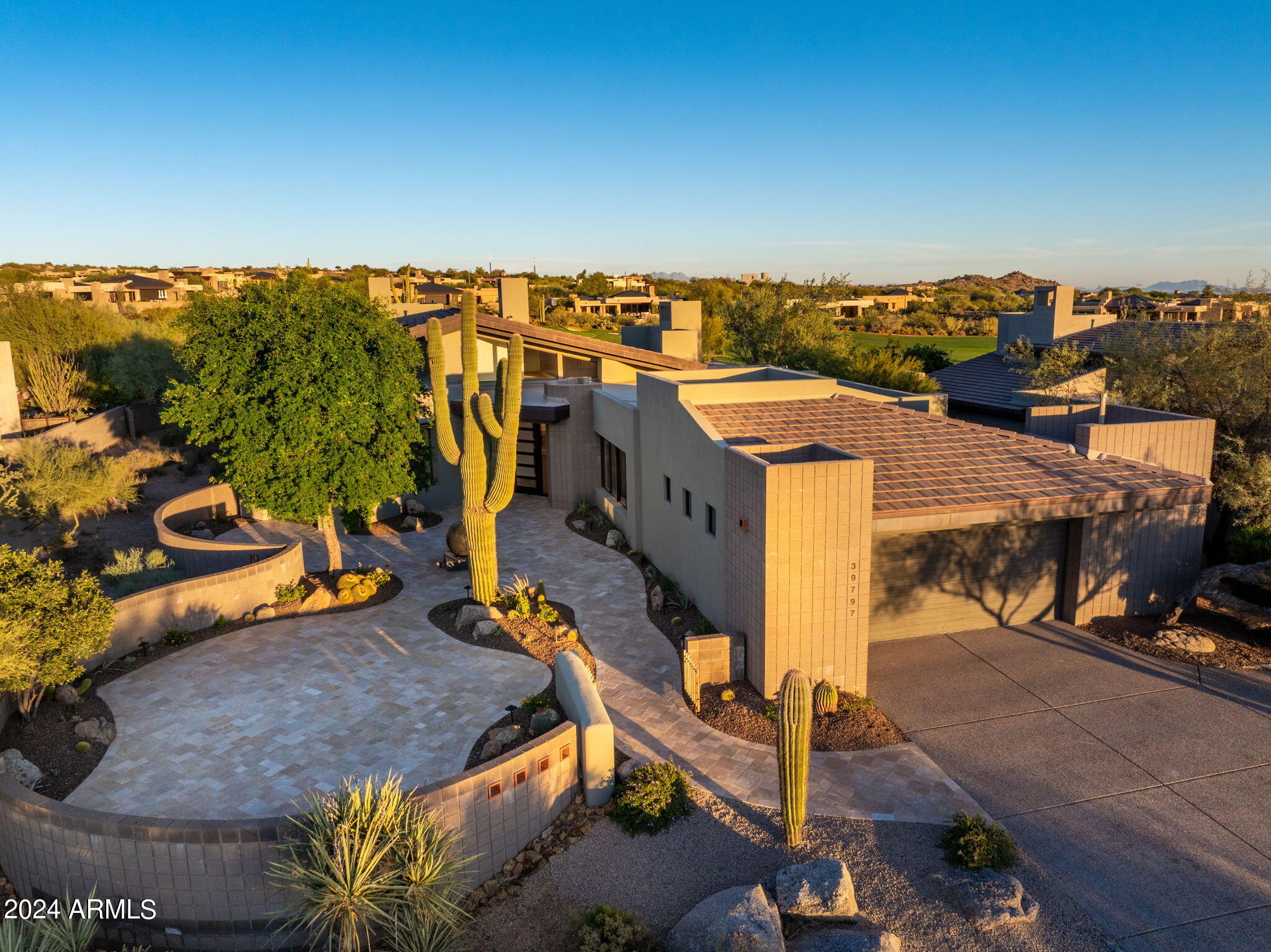 DESERT MOUNTAIN - Residential