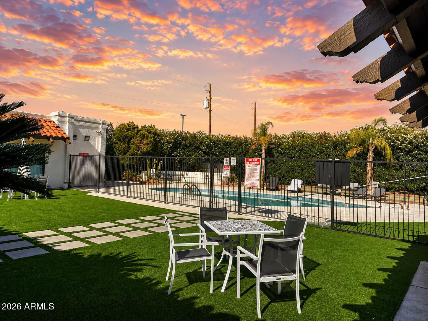 Haceinda Solano - Residential