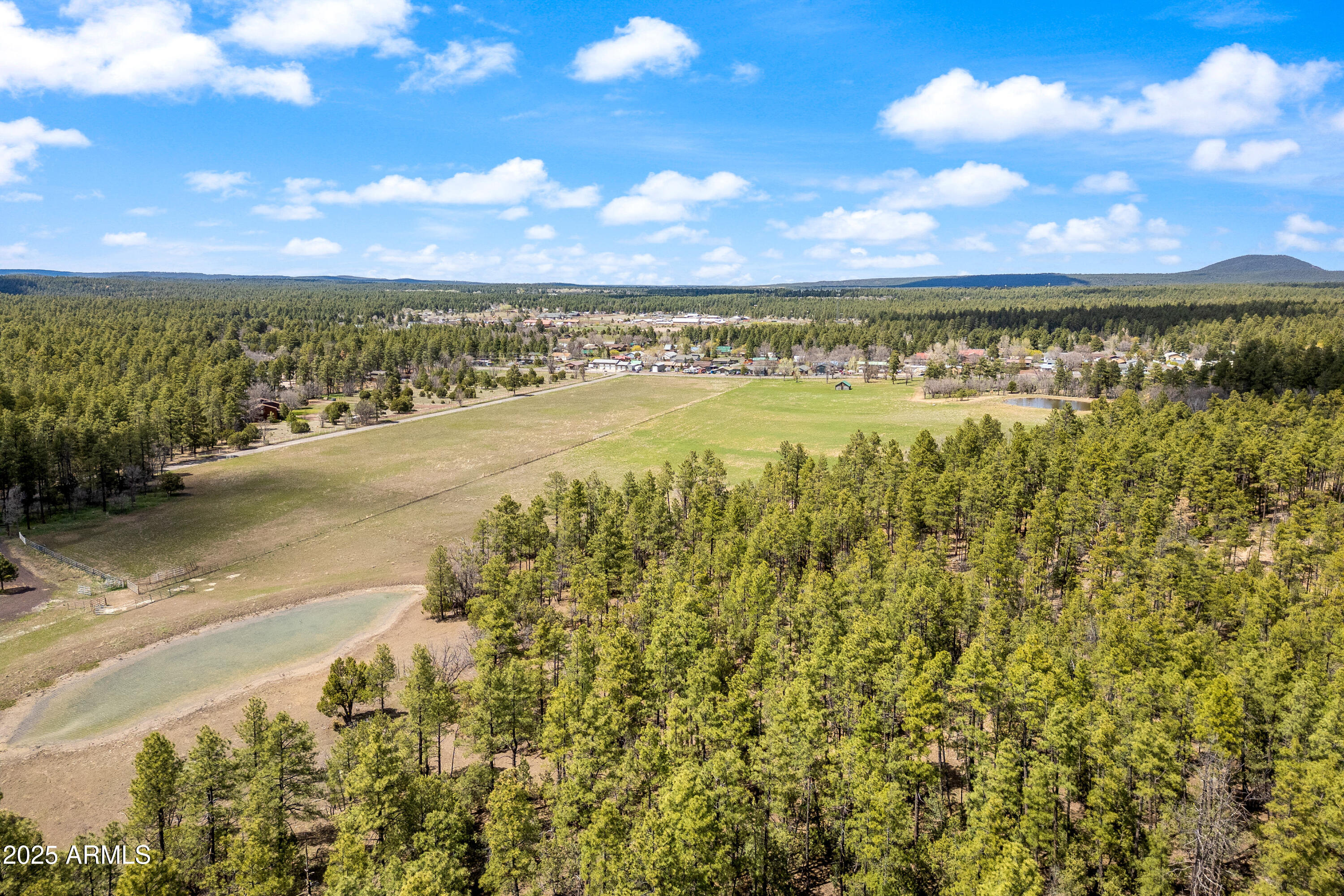 Pinetop unsubdivided. - Land
