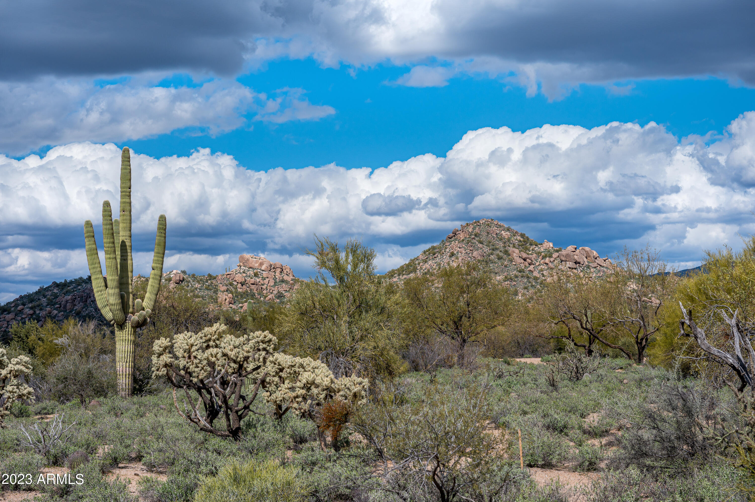 WHISPER ROCK - Residential