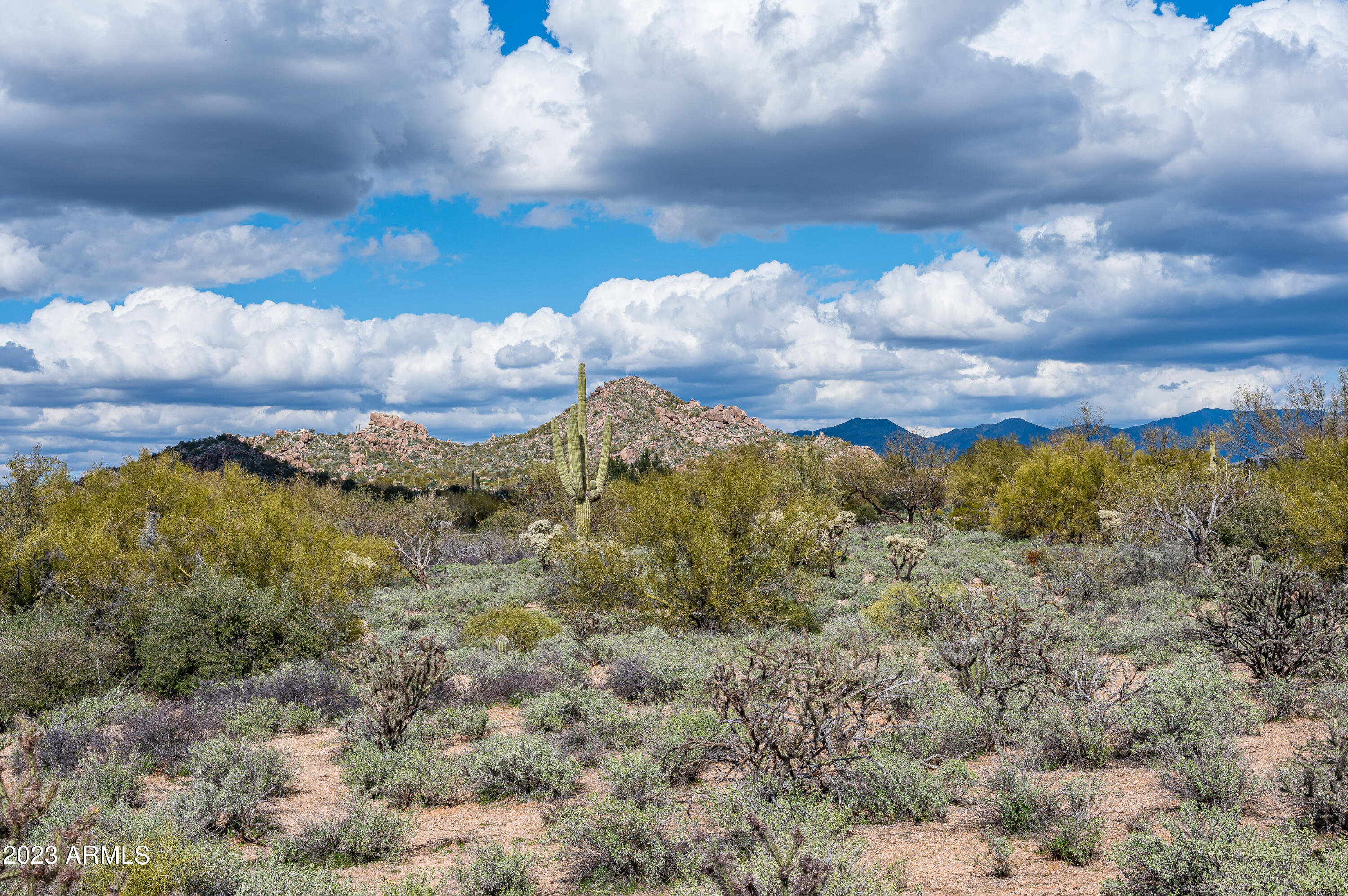 WHISPER ROCK - Residential
