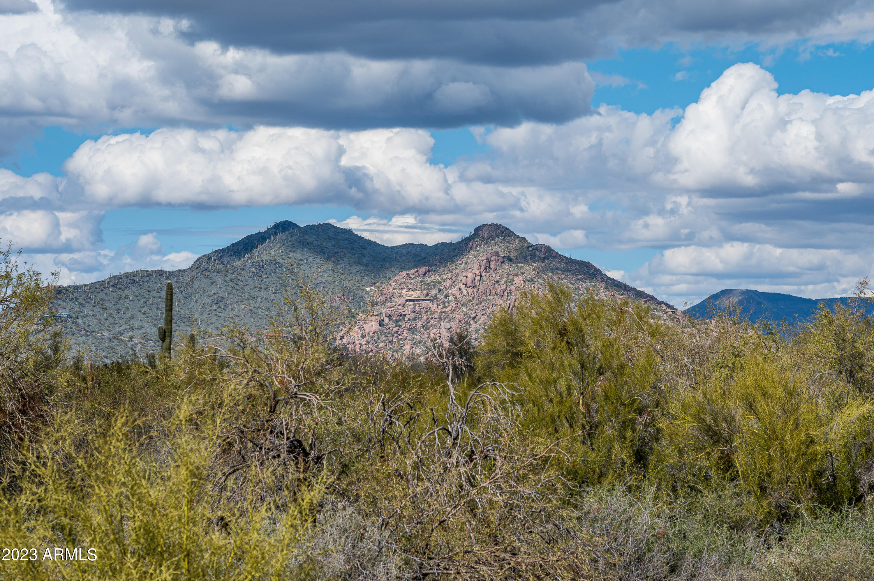 WHISPER ROCK - Residential