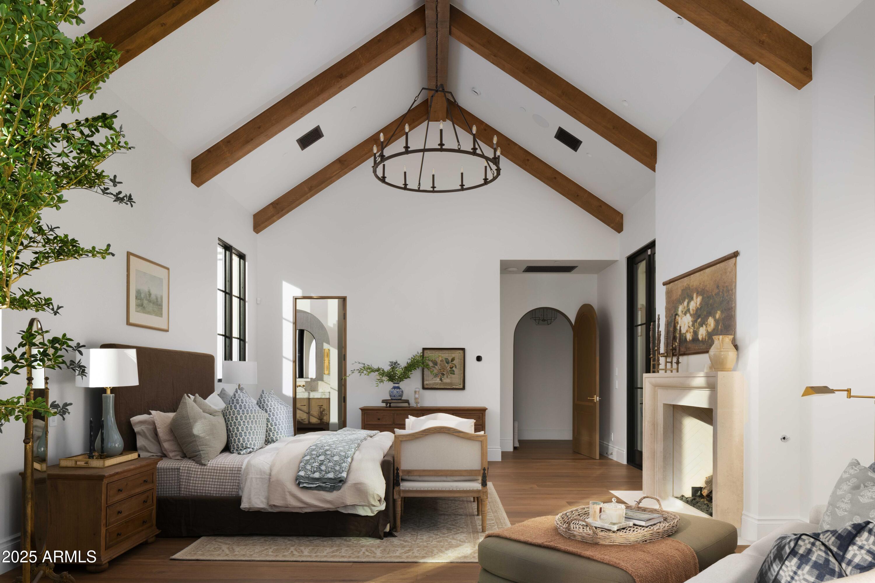 STANFORD COURT - Residential