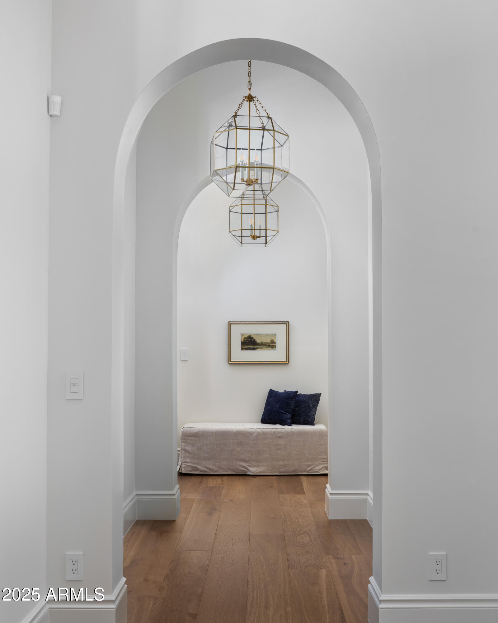 STANFORD COURT - Residential