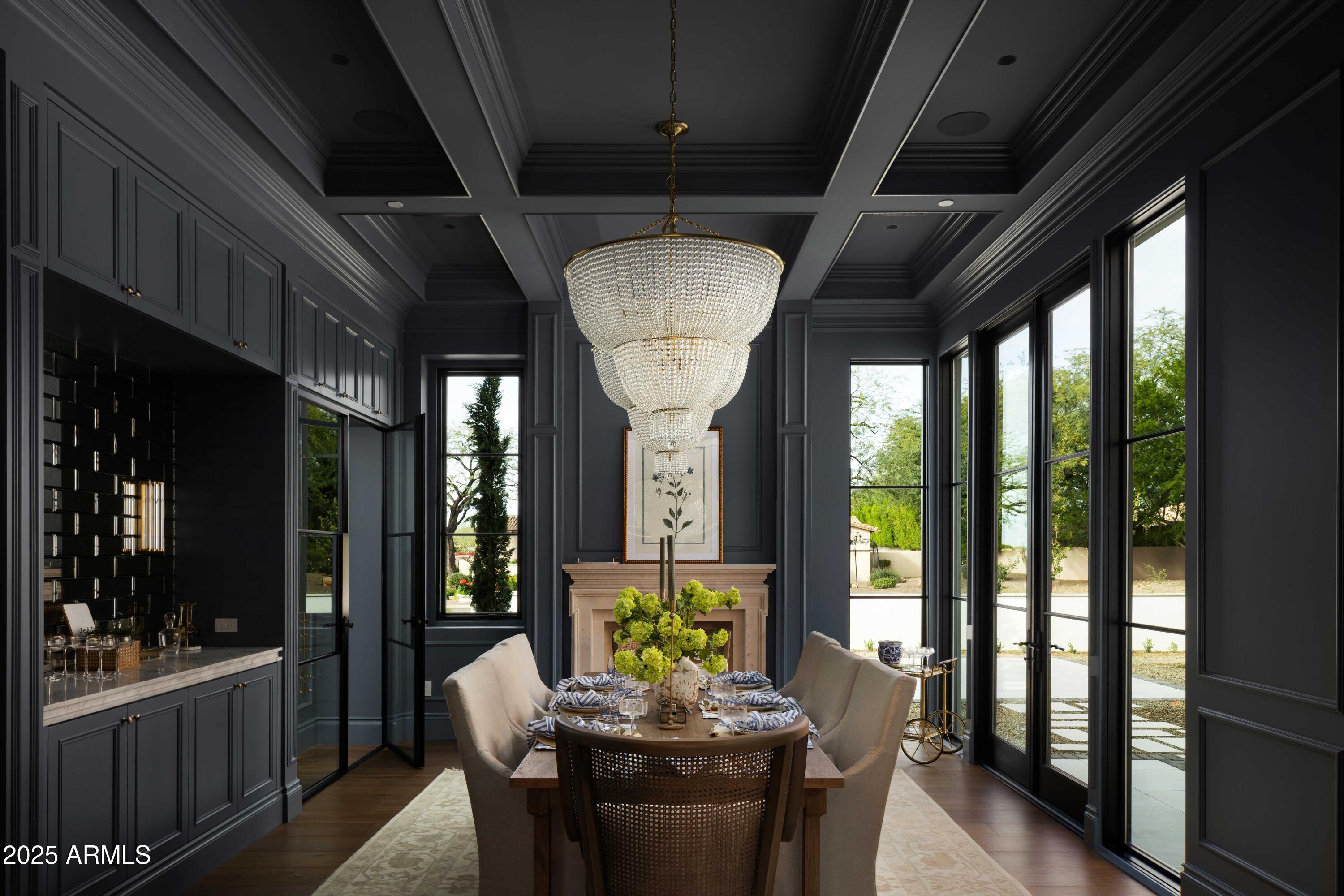 STANFORD COURT - Residential