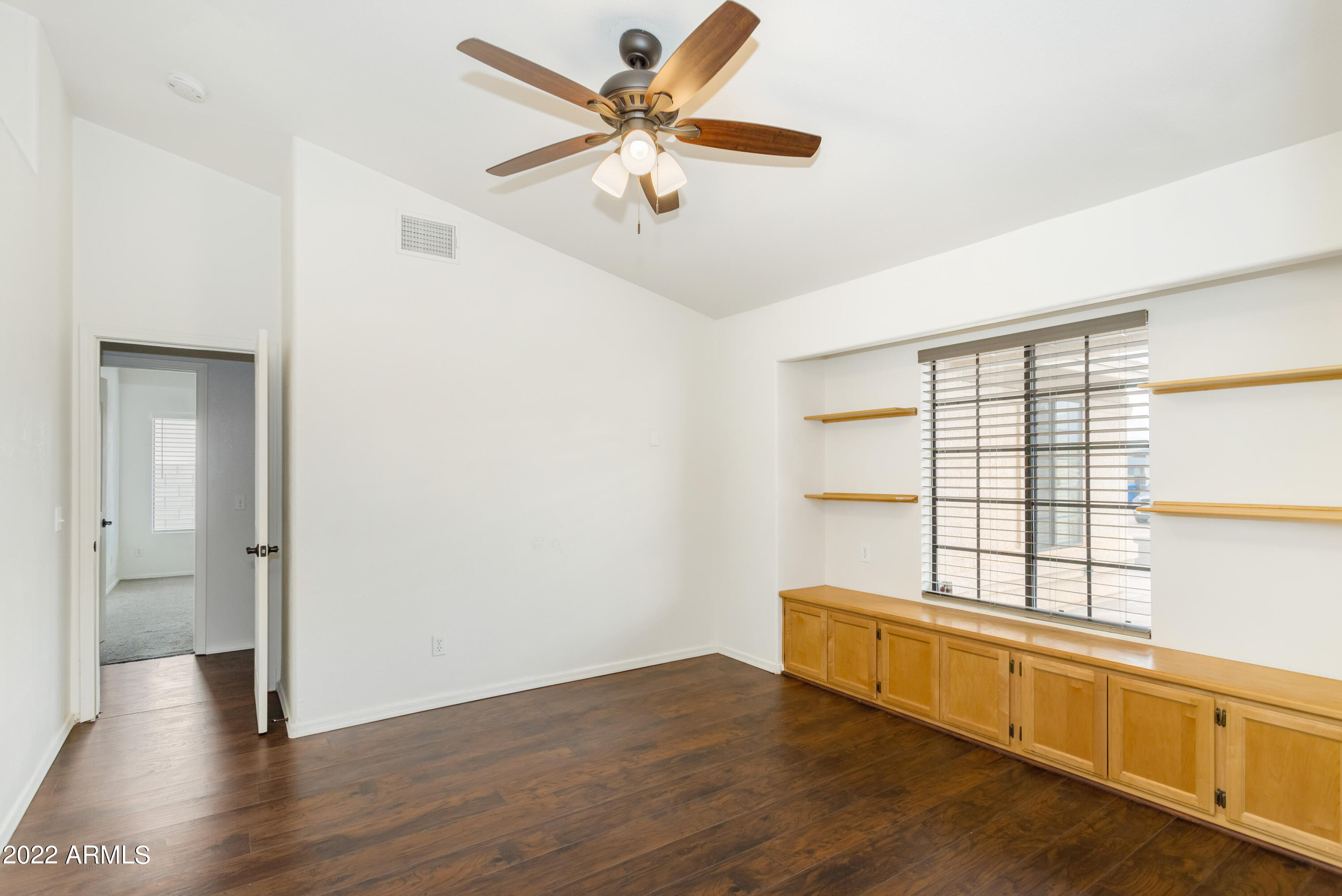 MISSION HILLS ESTATES TR UNIT 115 - Residential