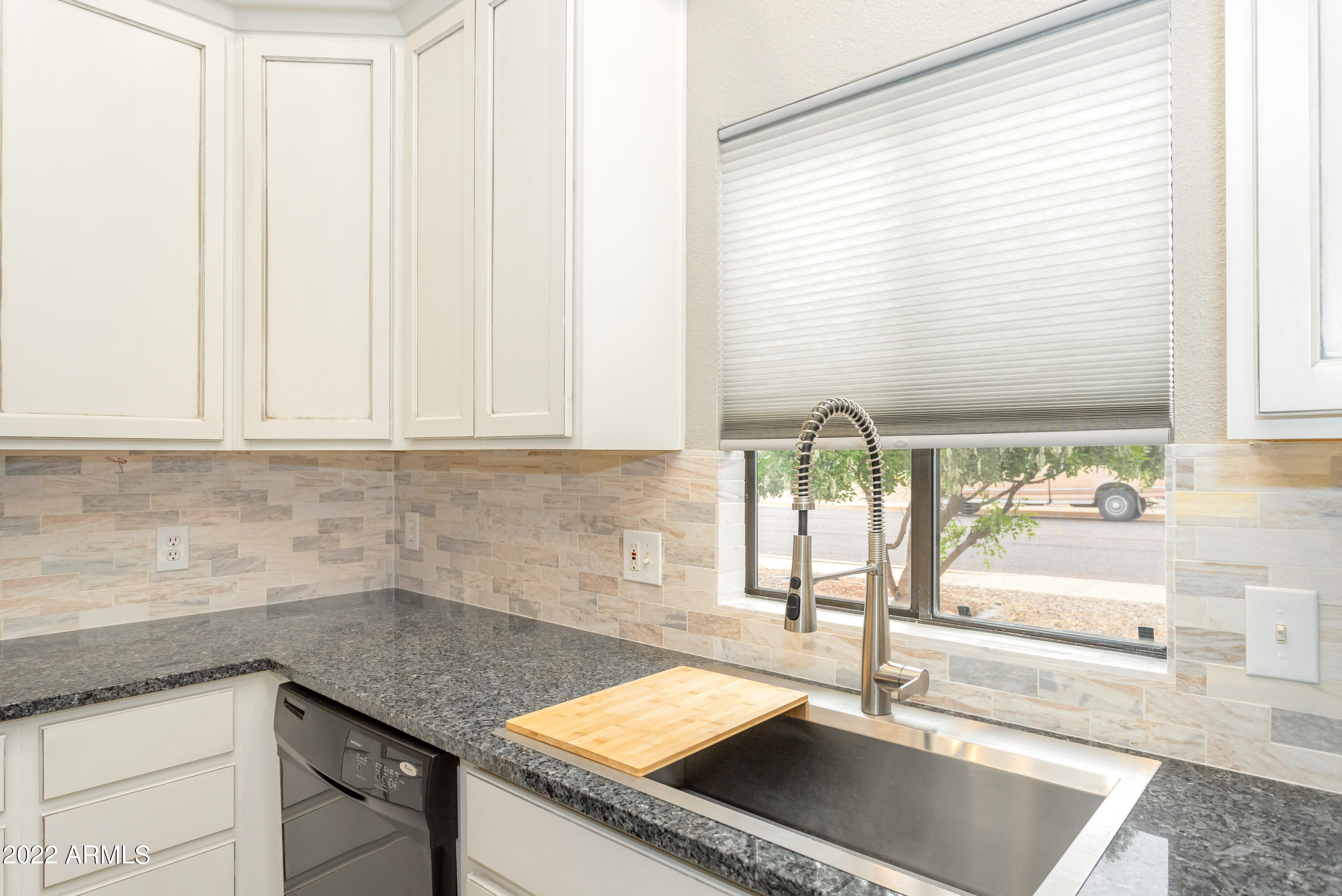 MISSION HILLS ESTATES TR UNIT 115 - Residential