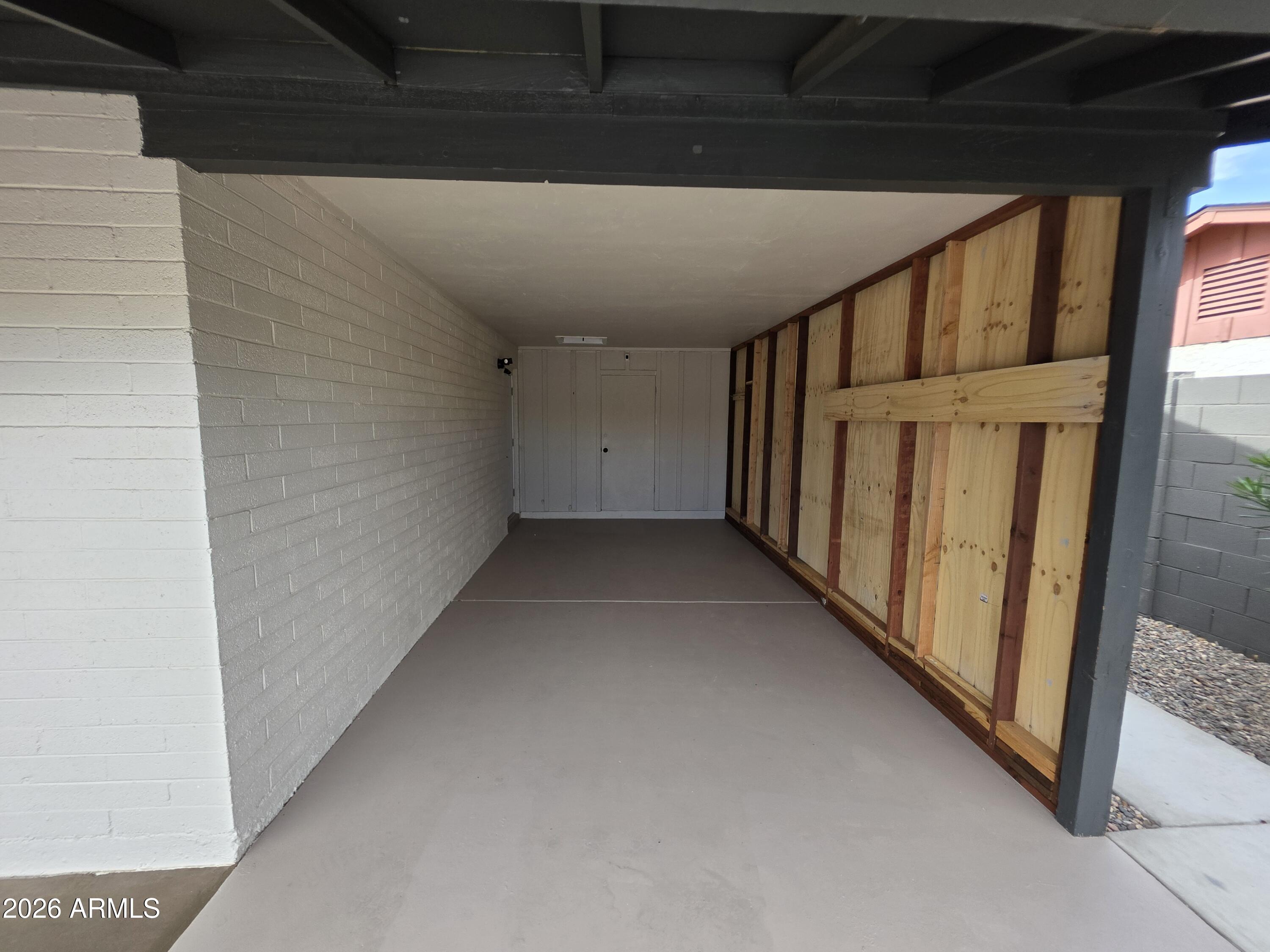 PARADISE VALLEY MANOR 3-B - Residential Lease