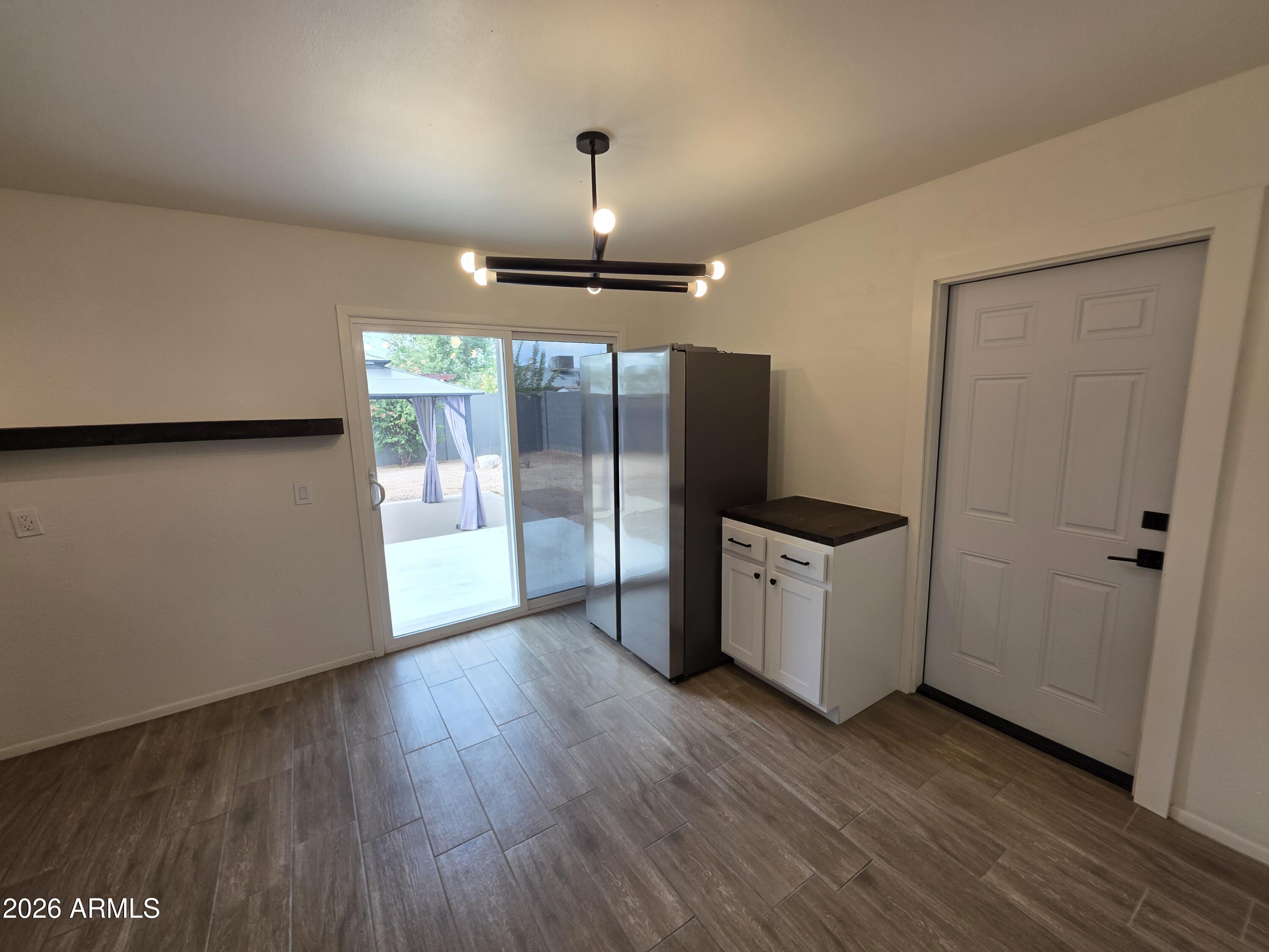 PARADISE VALLEY MANOR 3-B - Residential Lease