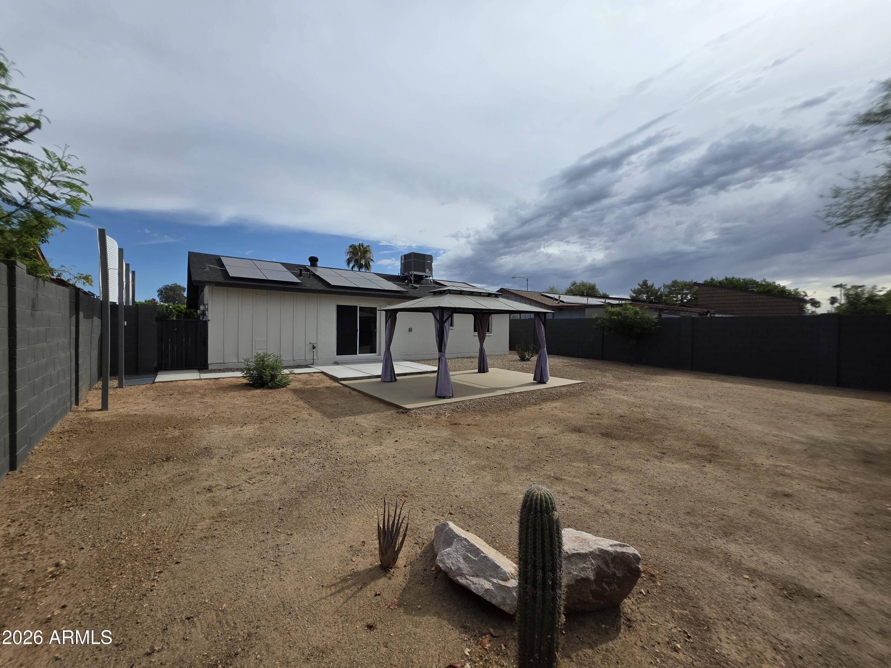 PARADISE VALLEY MANOR 3-B - Residential Lease