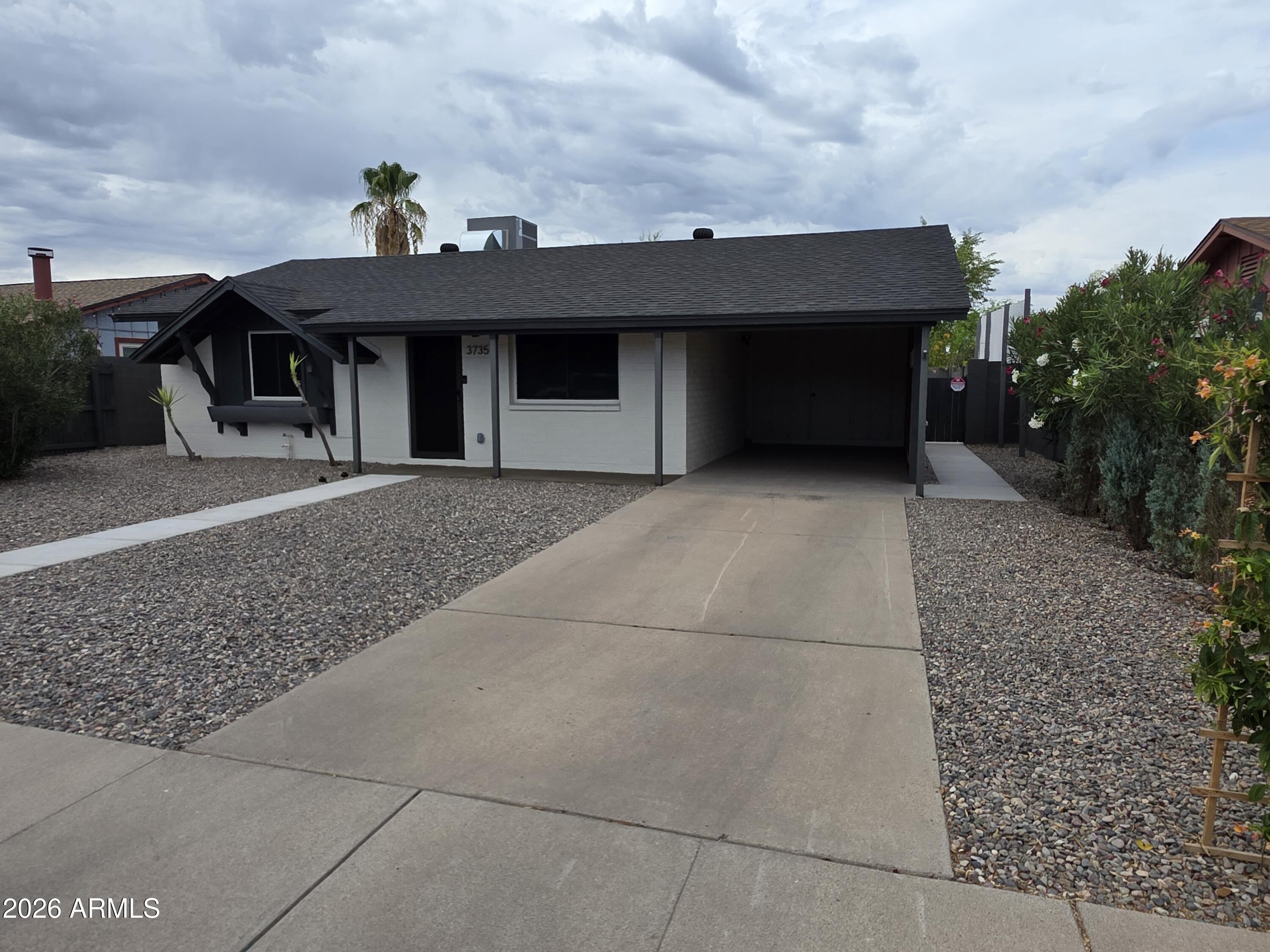 PARADISE VALLEY MANOR 3-B - Residential Lease