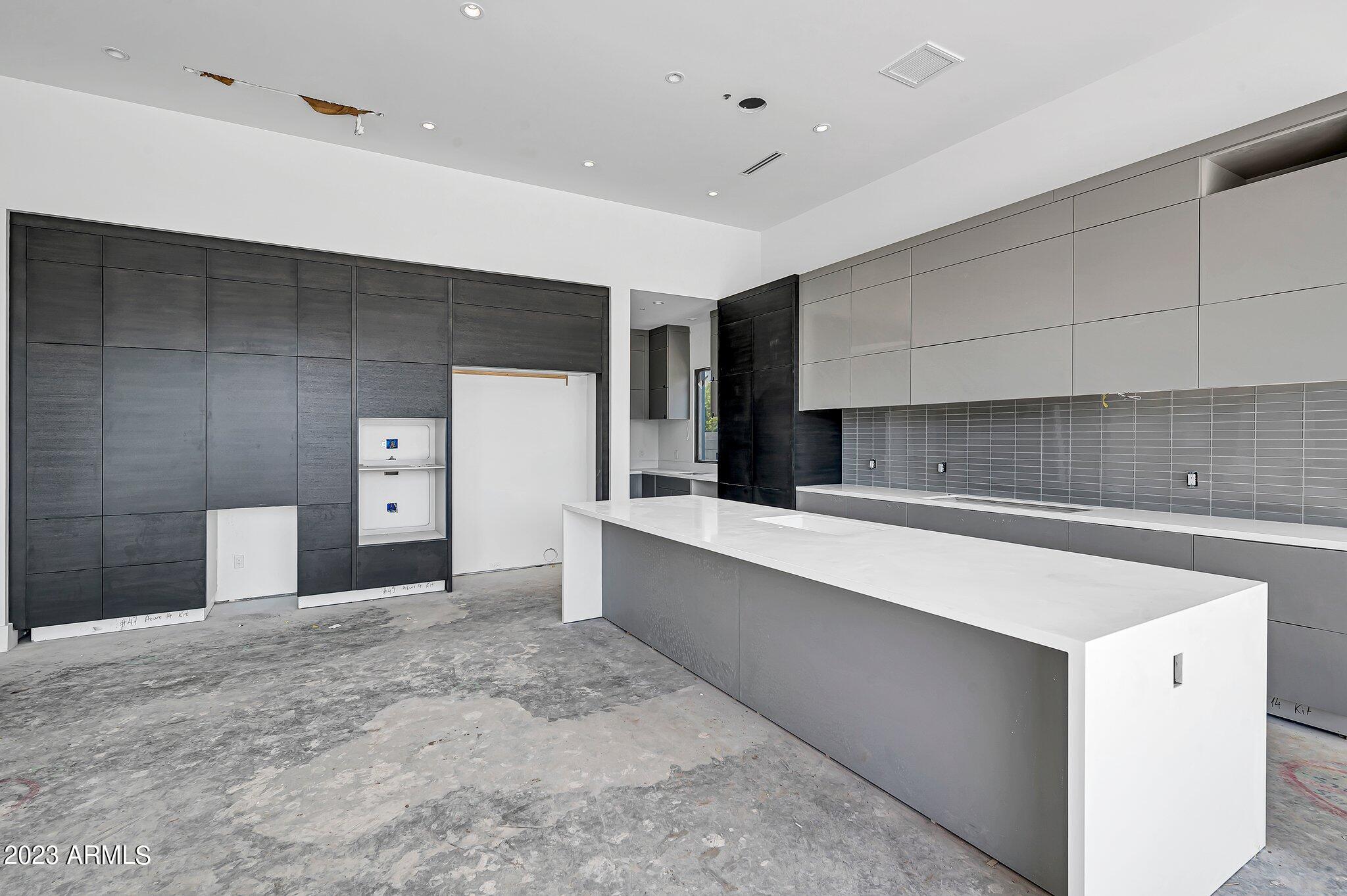 RITZ-CARLTON PARCEL B - Residential