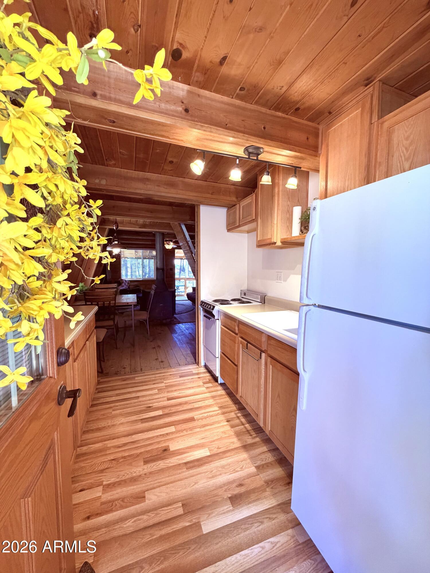 FOREST LAKES ESTATES 11 - Residential