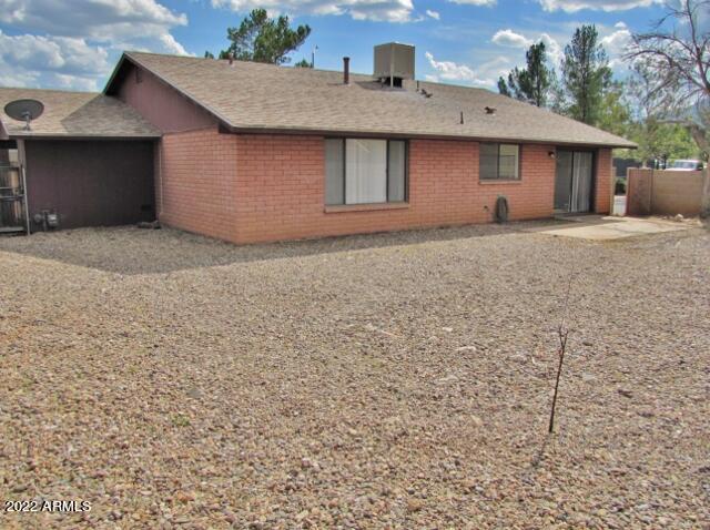 QUAIL HOLLOW - Residential Lease