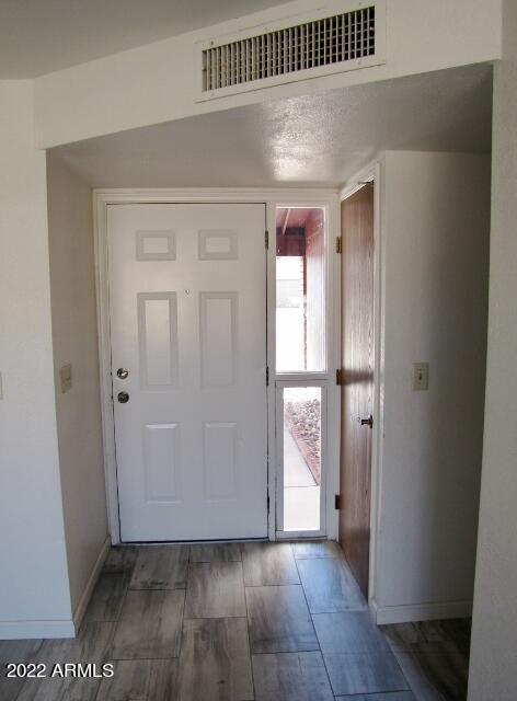 QUAIL HOLLOW - Residential Lease