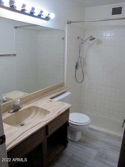 QUAIL HOLLOW - Residential Lease