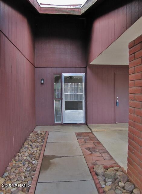 QUAIL HOLLOW - Residential Lease