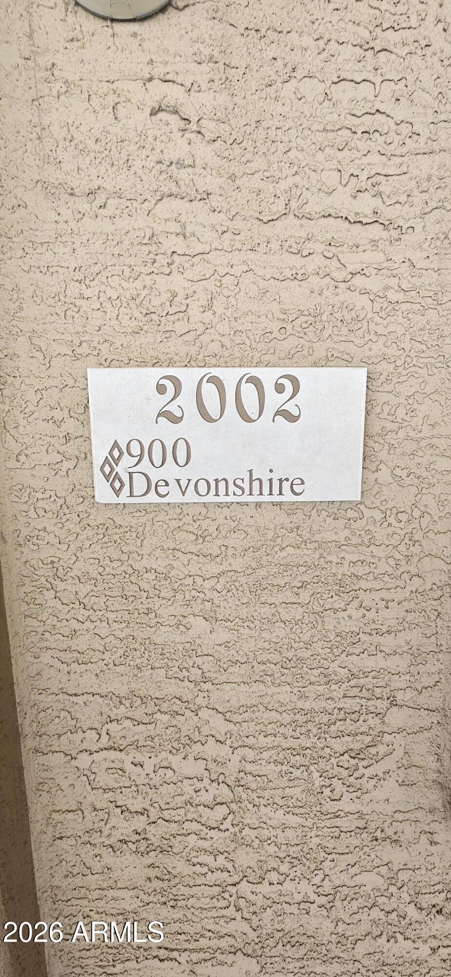 Don't miss out on this spacious 2 bedroom 2 bathroom condominium located in the Gated 900 Devonshire community. This 2nd floor unit features fresh paint and flooring and is move in ready located approximately 12 miles to ASU and close to transit. This home features a huge private balcony and in-unit washer and dryer hookups.
Professional pictures coming soon