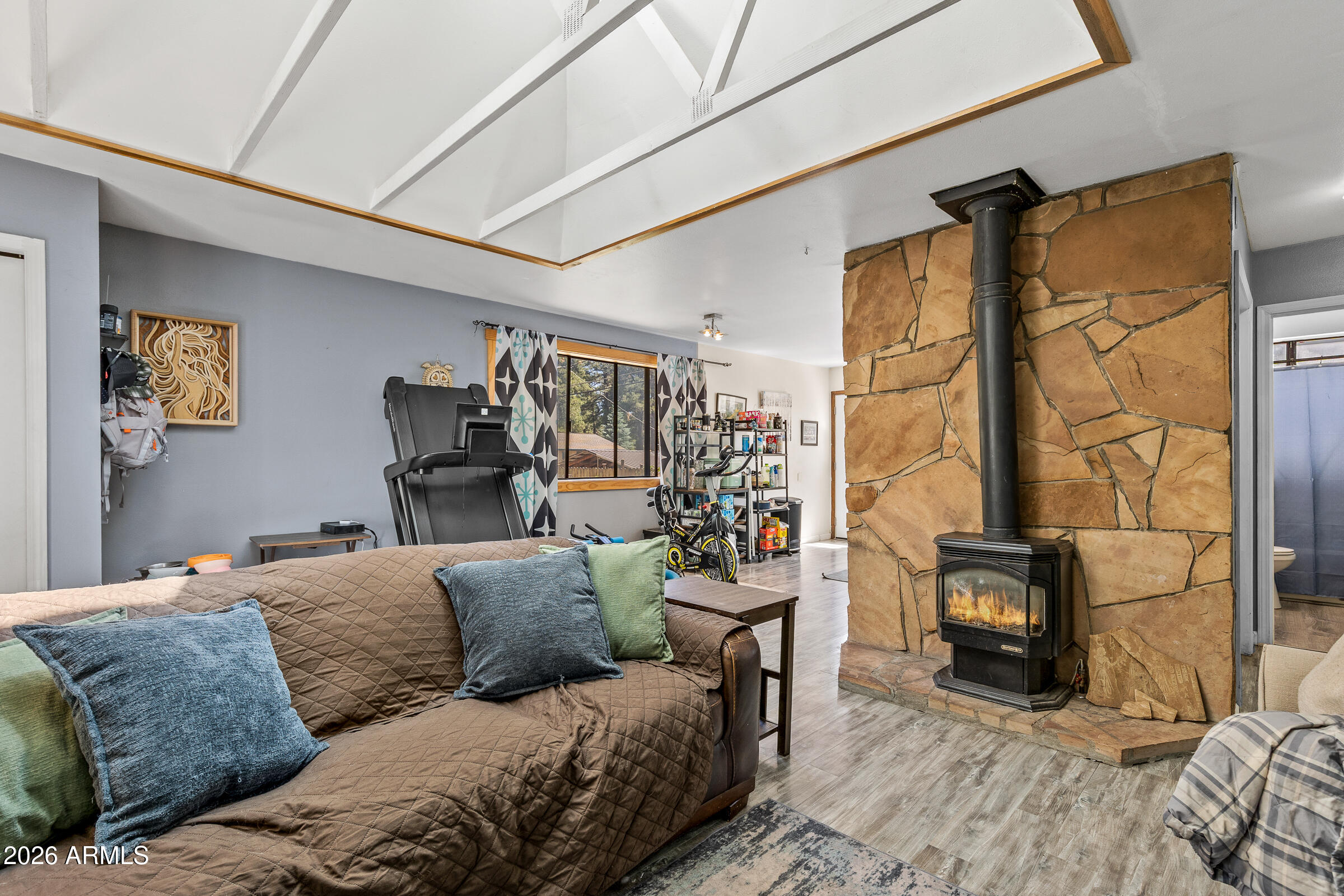 MOUNTAINAIRE - Residential