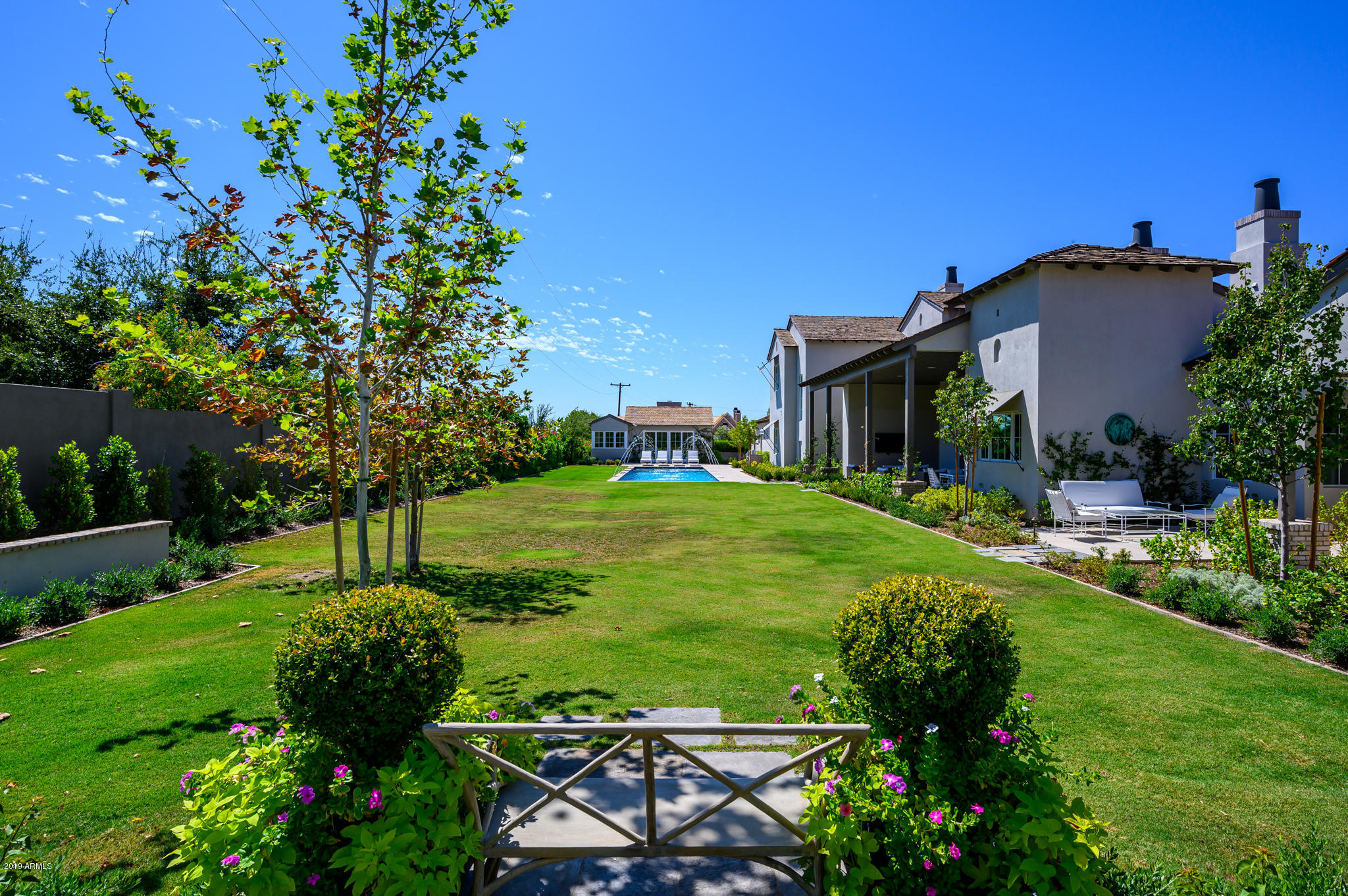 ROYAL PALM CIRCLE - Residential