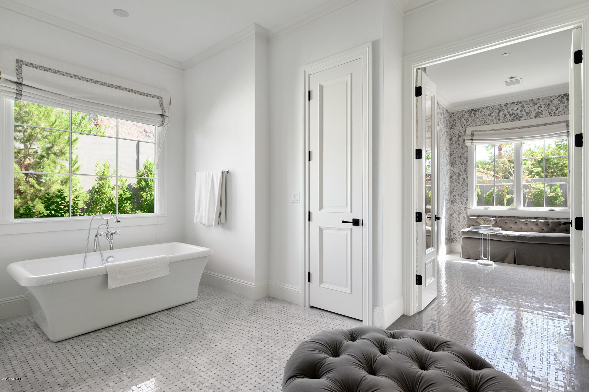 ROYAL PALM CIRCLE - Residential