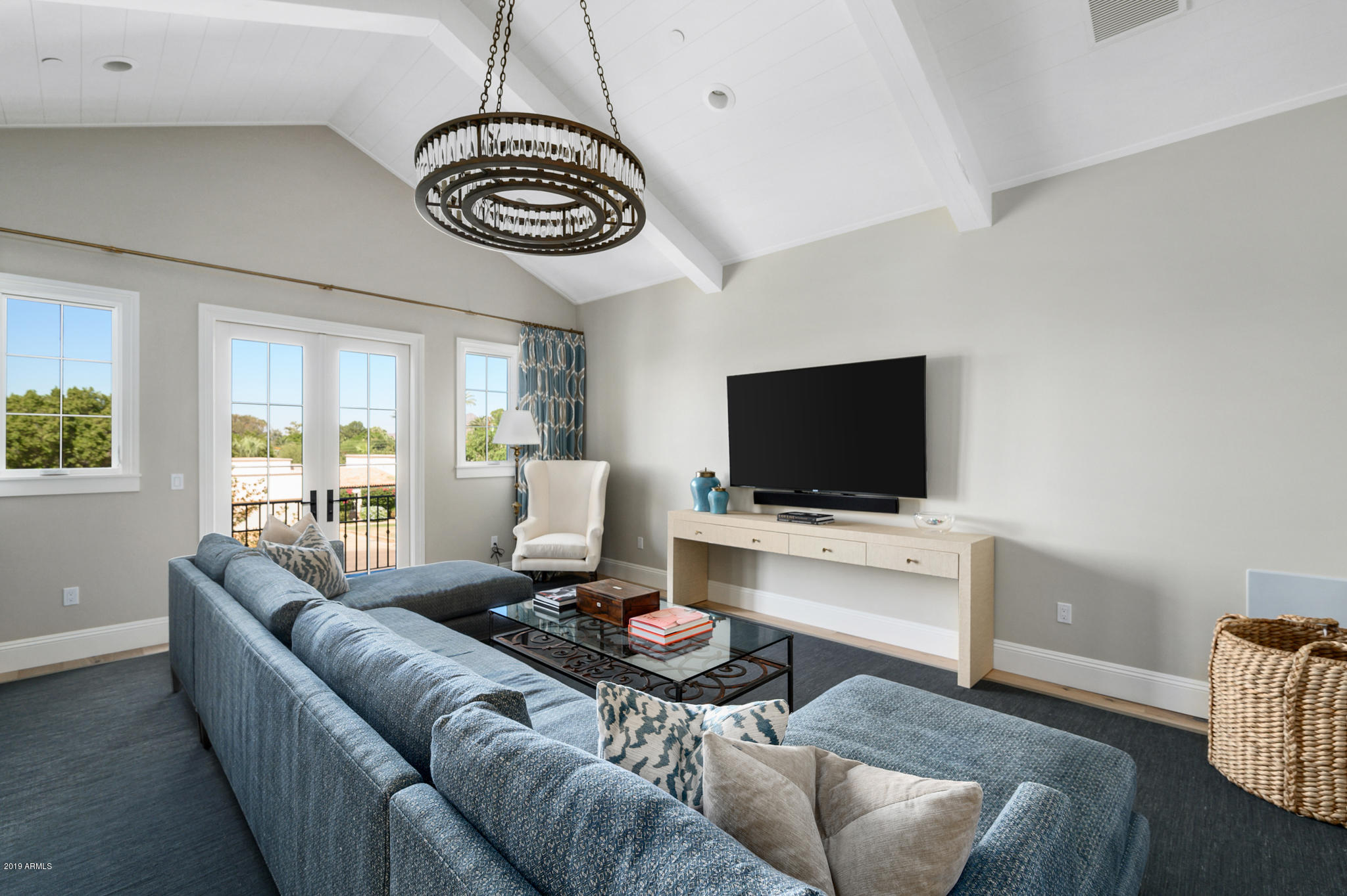 ROYAL PALM CIRCLE - Residential