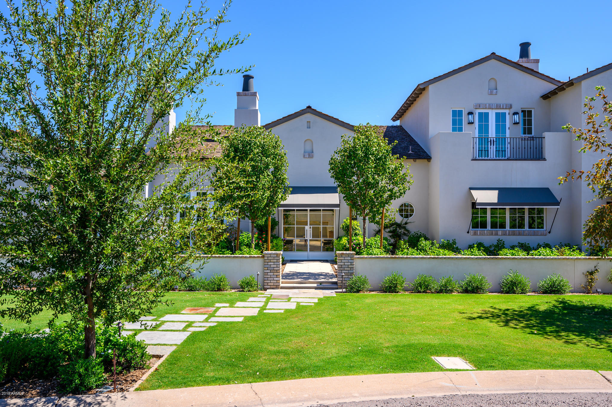 ROYAL PALM CIRCLE - Residential