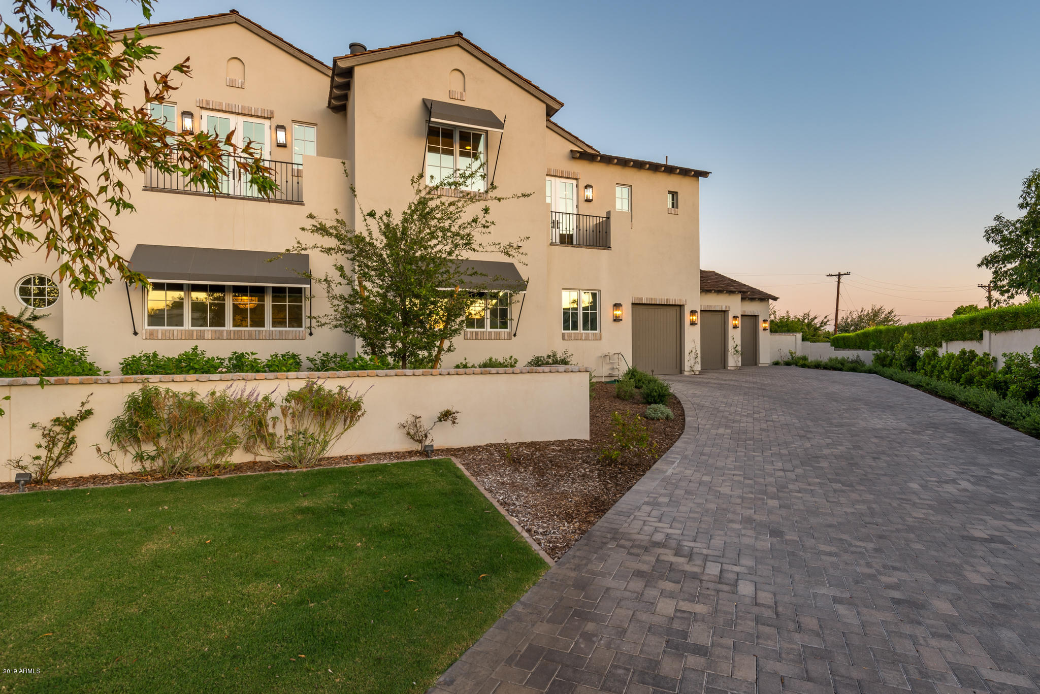ROYAL PALM CIRCLE - Residential