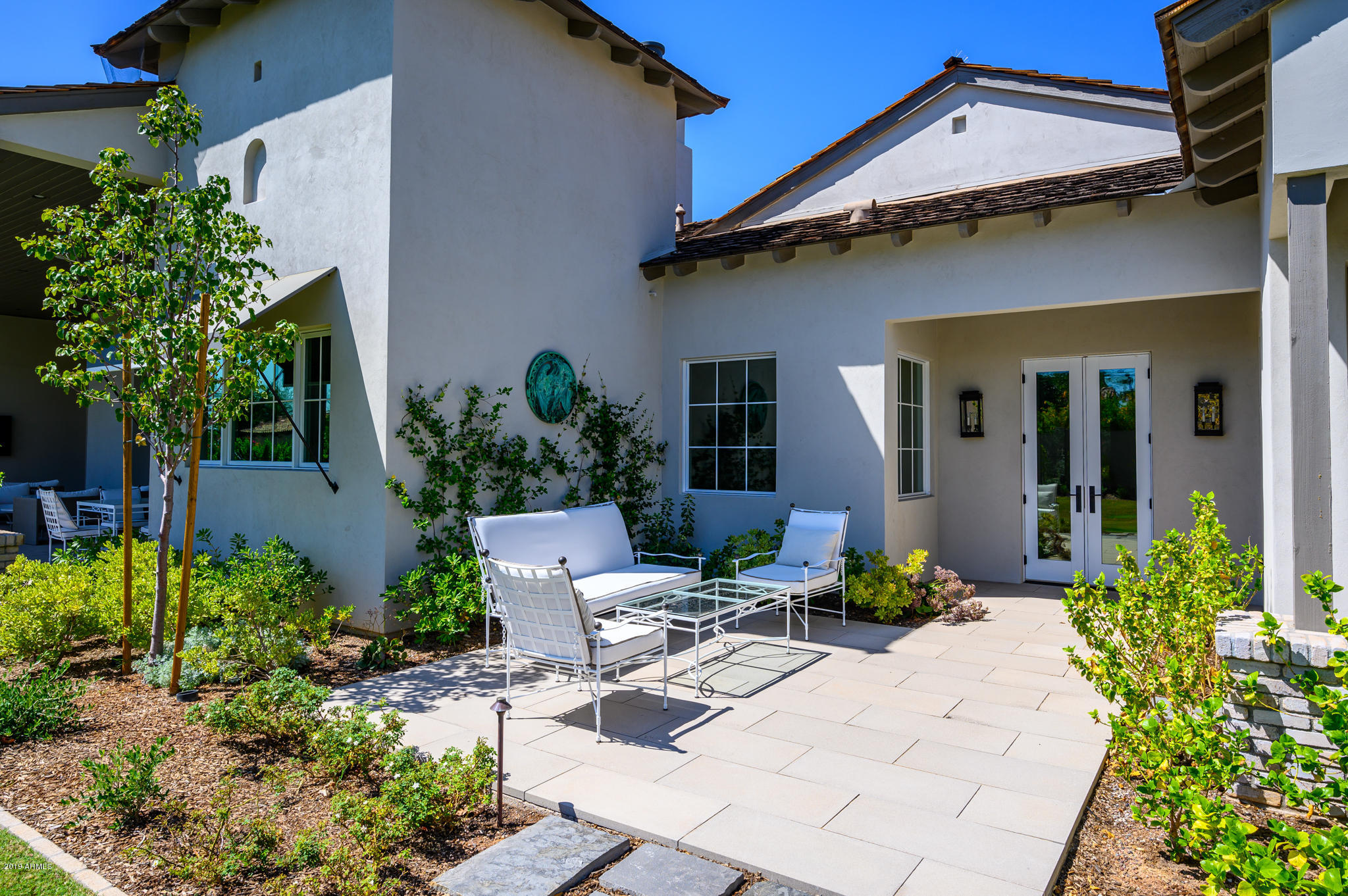 ROYAL PALM CIRCLE - Residential