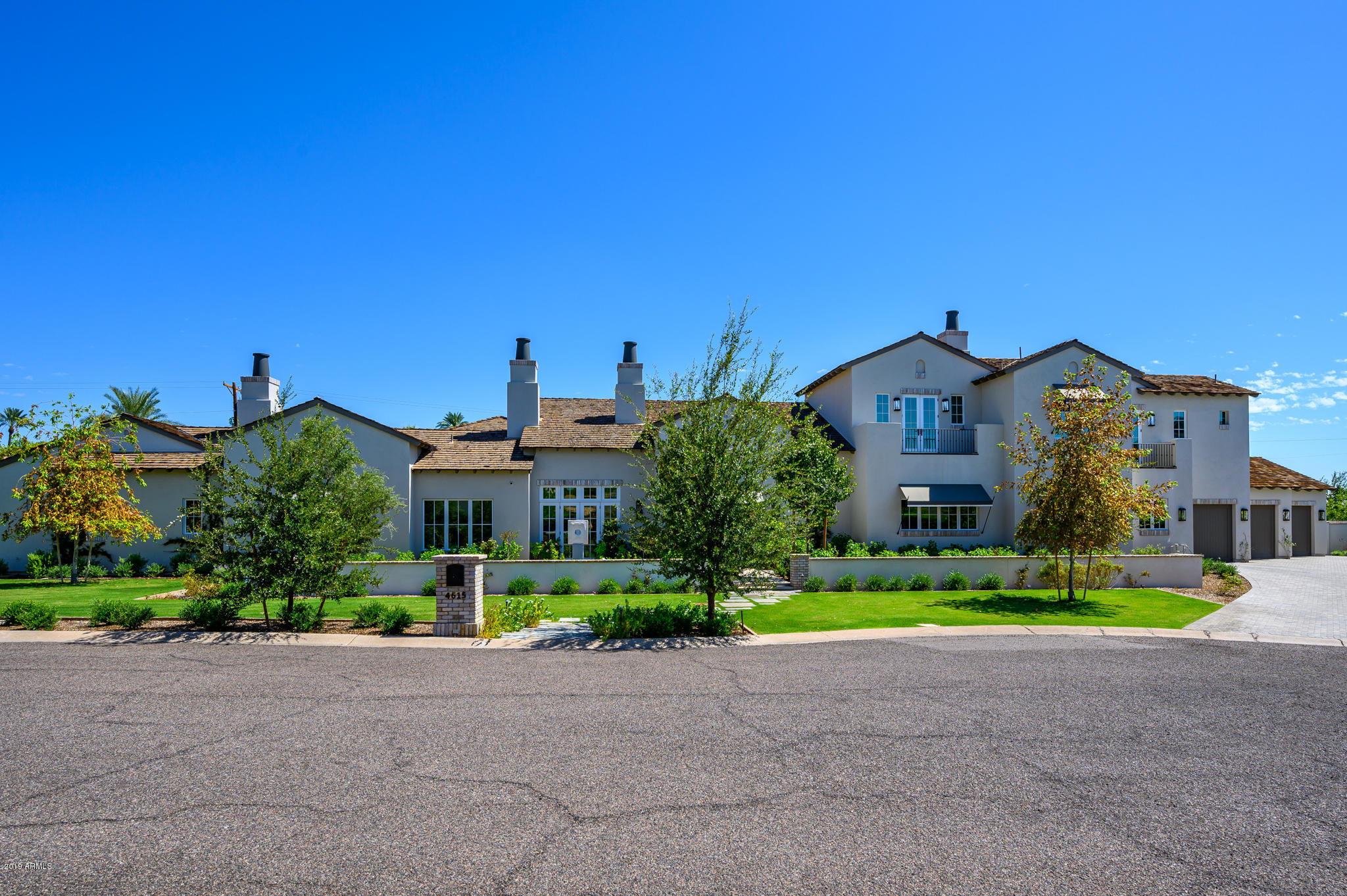 ROYAL PALM CIRCLE - Residential