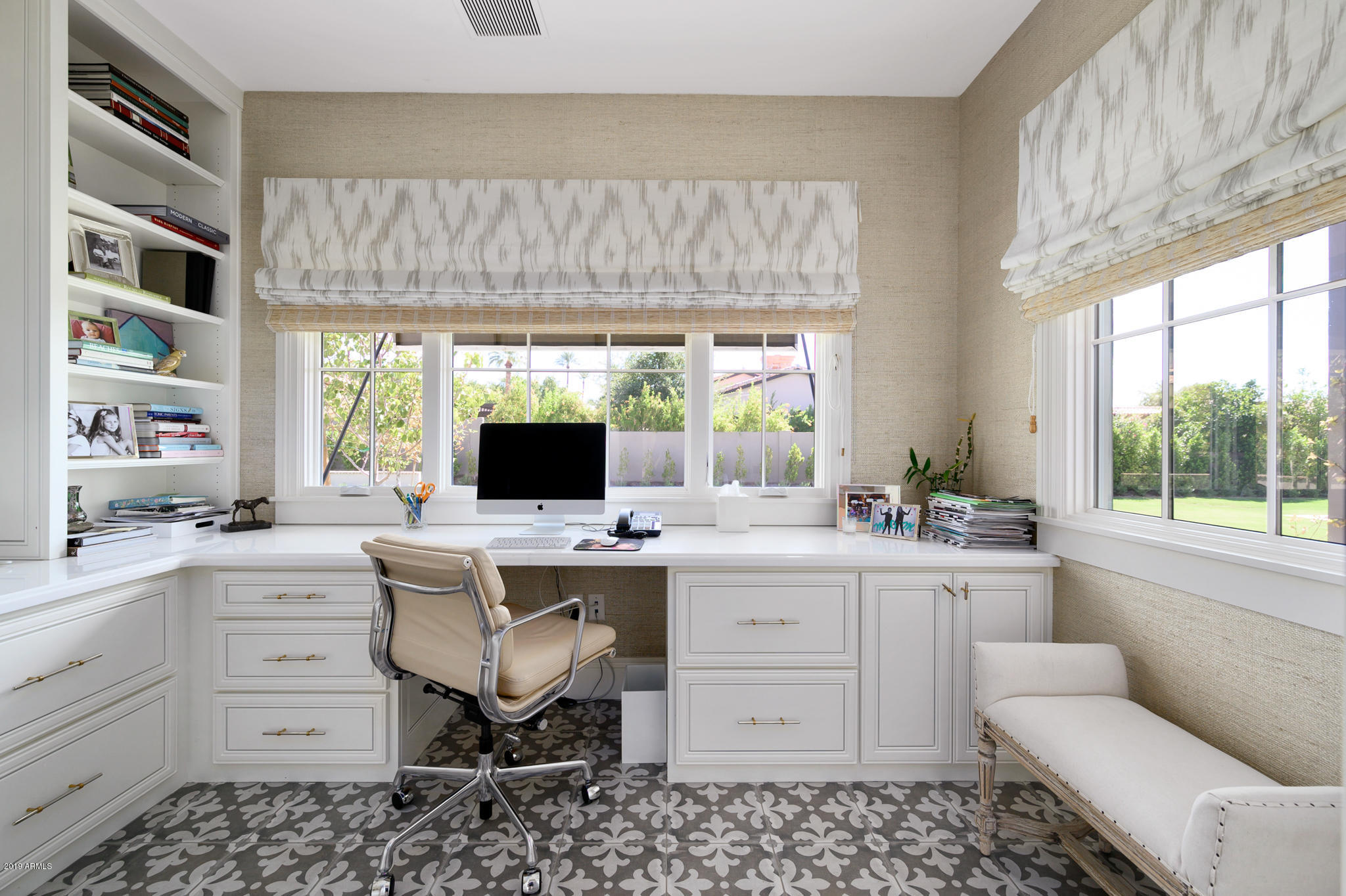 ROYAL PALM CIRCLE - Residential