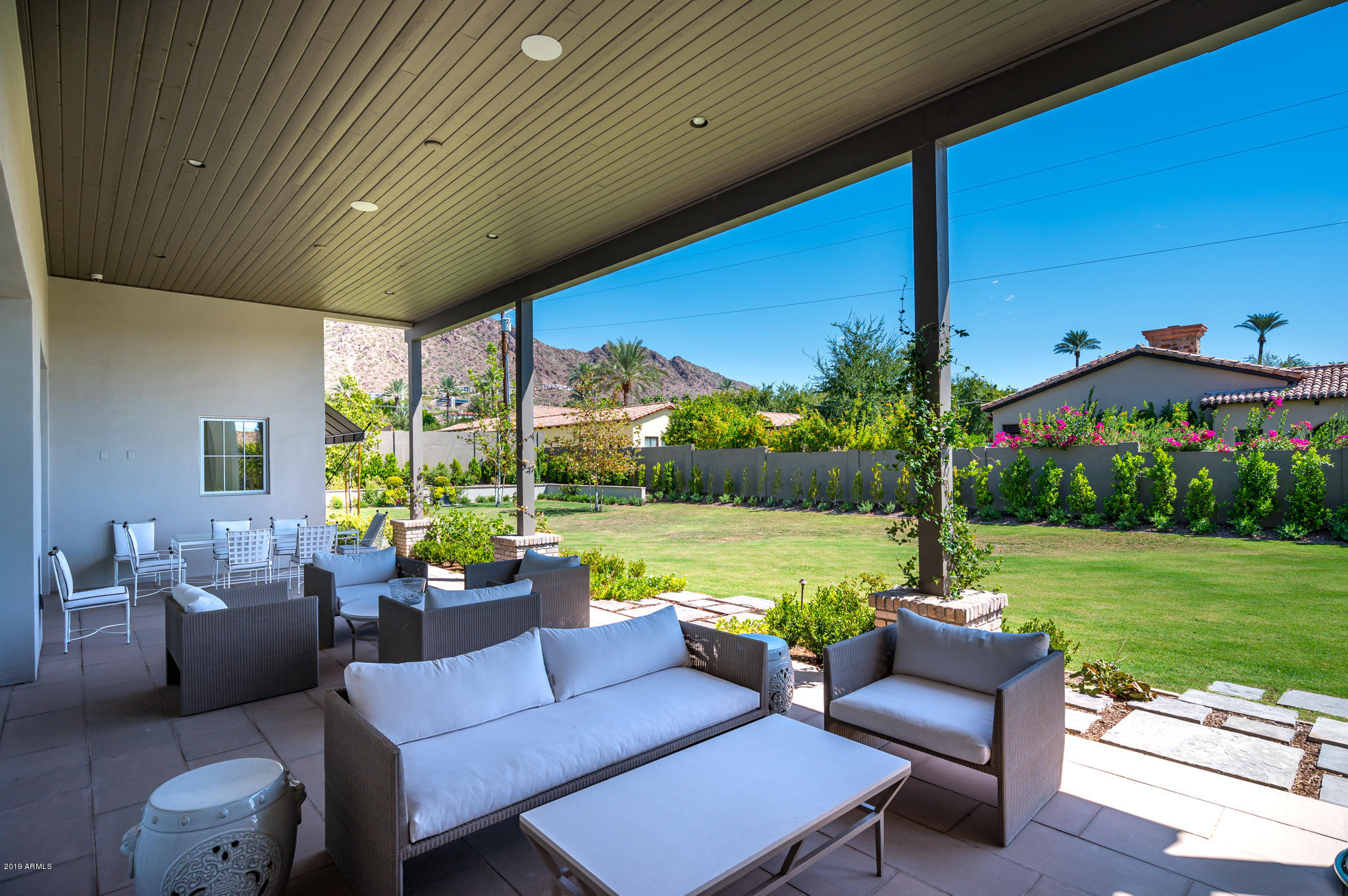 ROYAL PALM CIRCLE - Residential