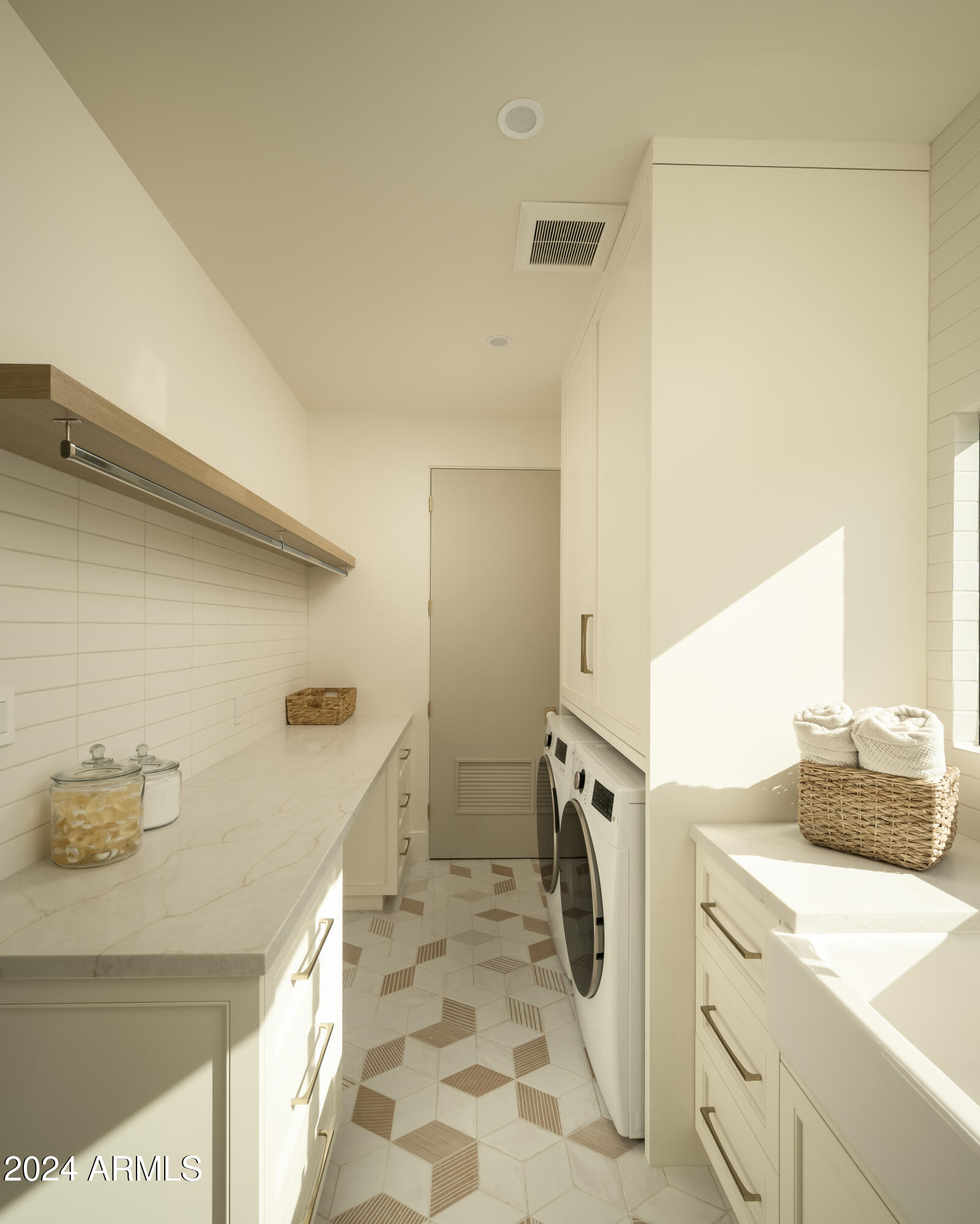 GROVE PARK ESTATES PLAT B - Residential