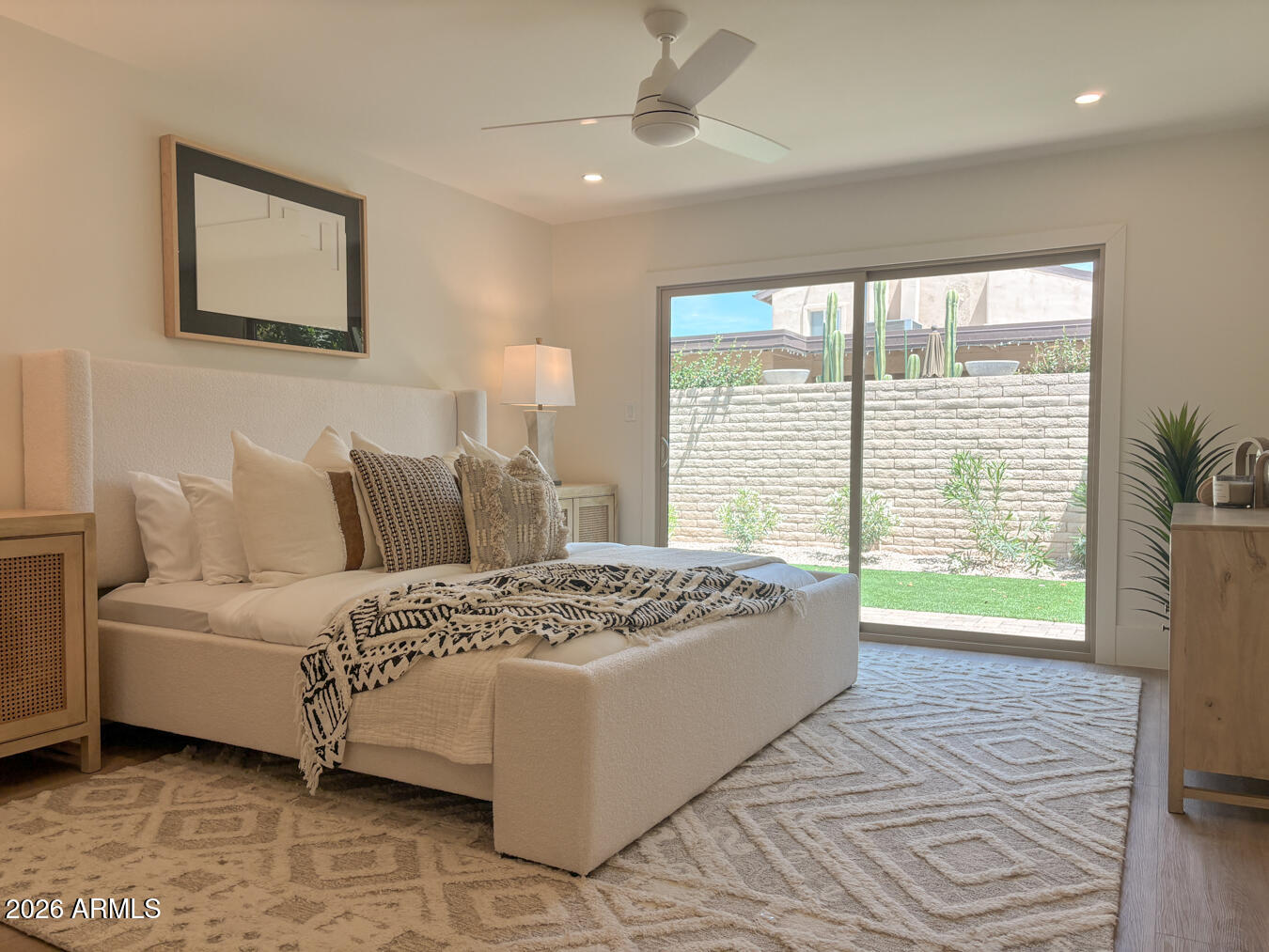 LAGUNA SAN JUAN - Residential