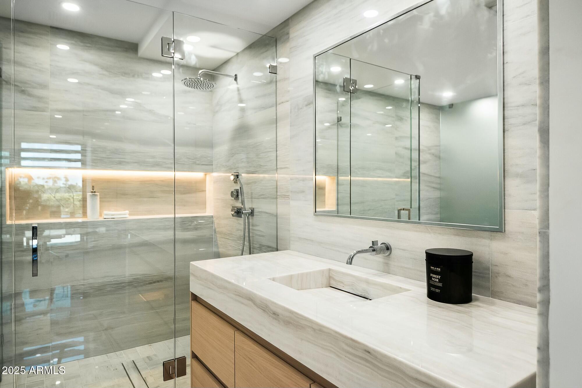 OPTIMA CAMELVIEW VILLAGE - Residential