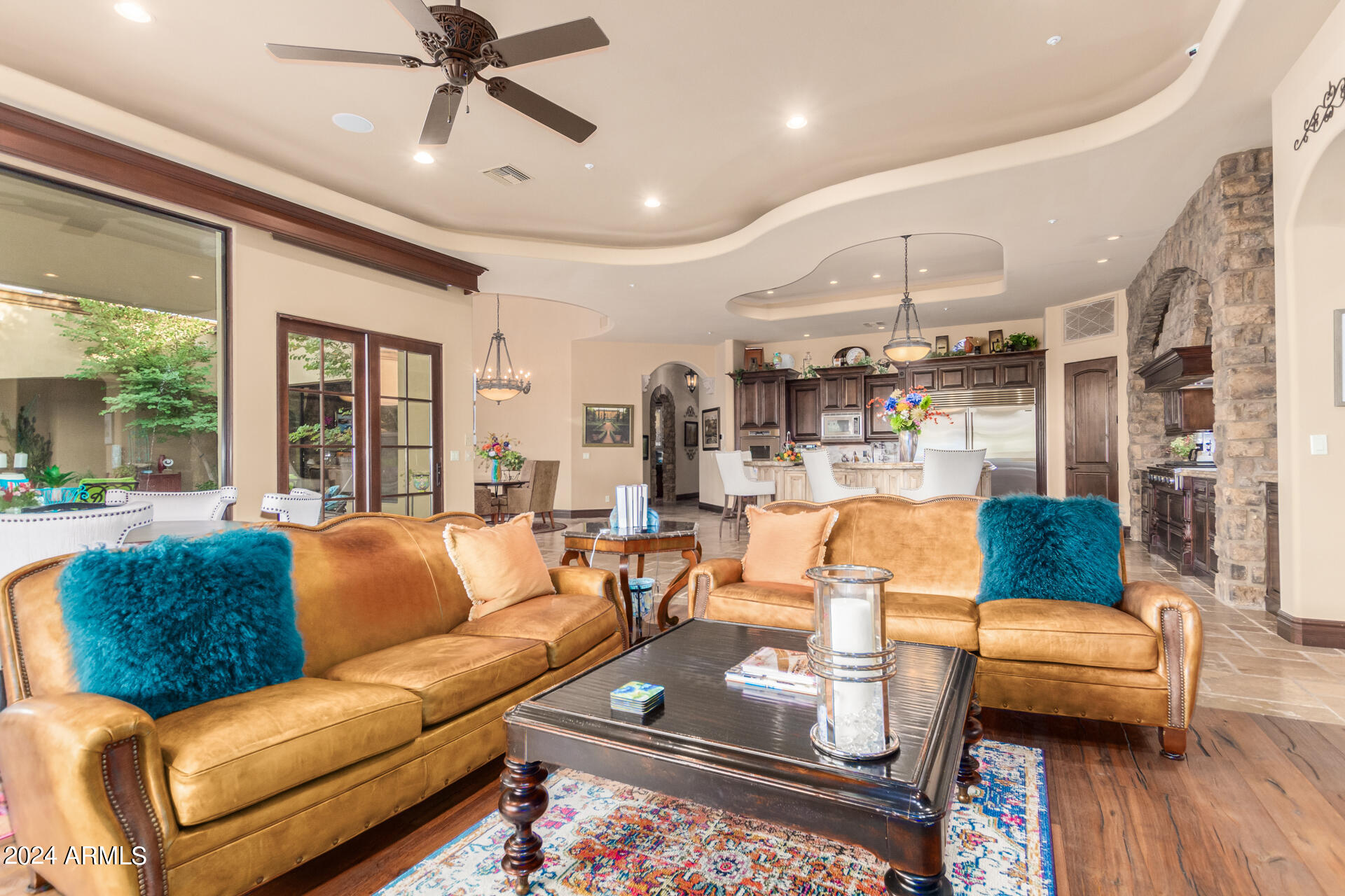 SIERRA HILLS - Residential