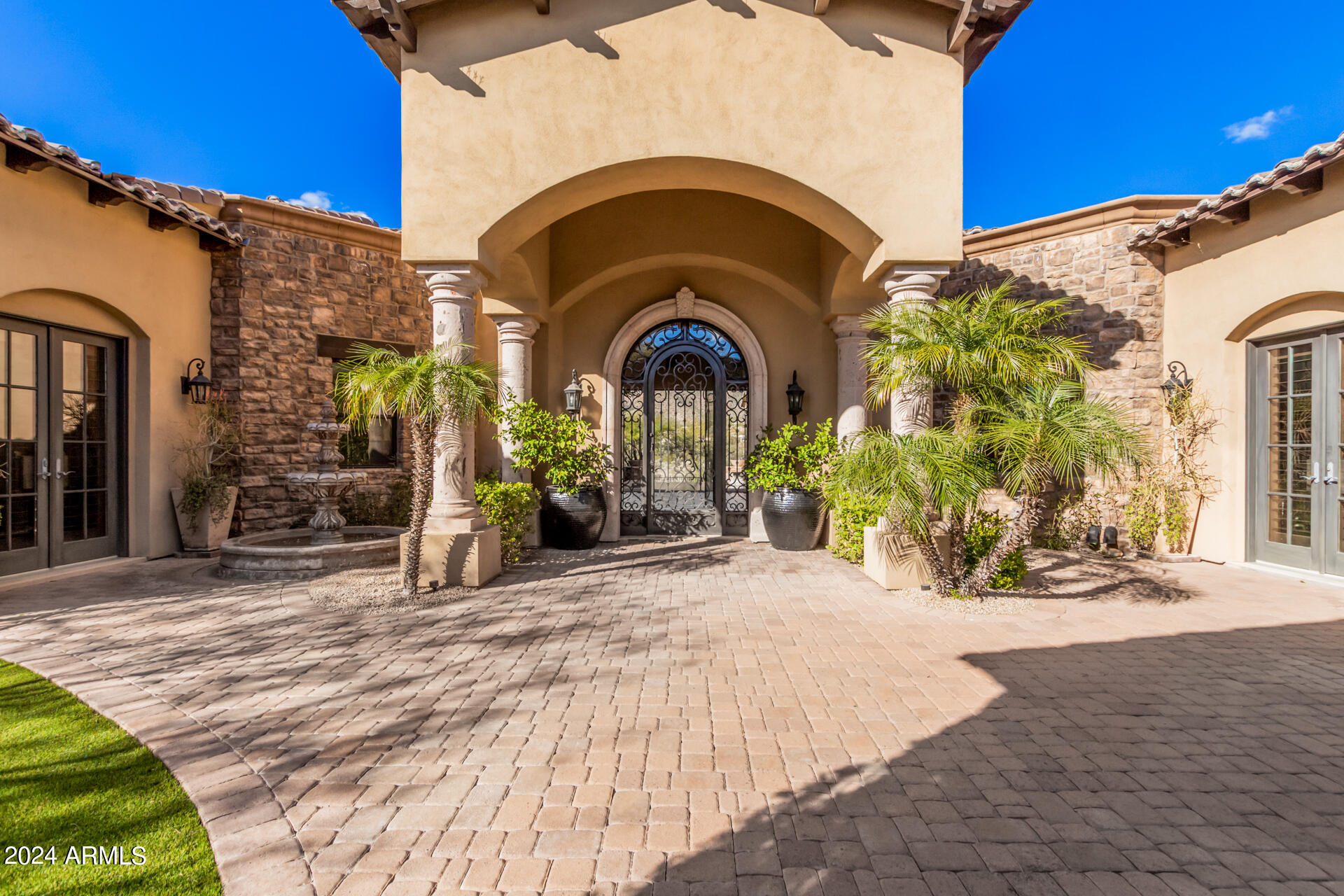 SIERRA HILLS - Residential