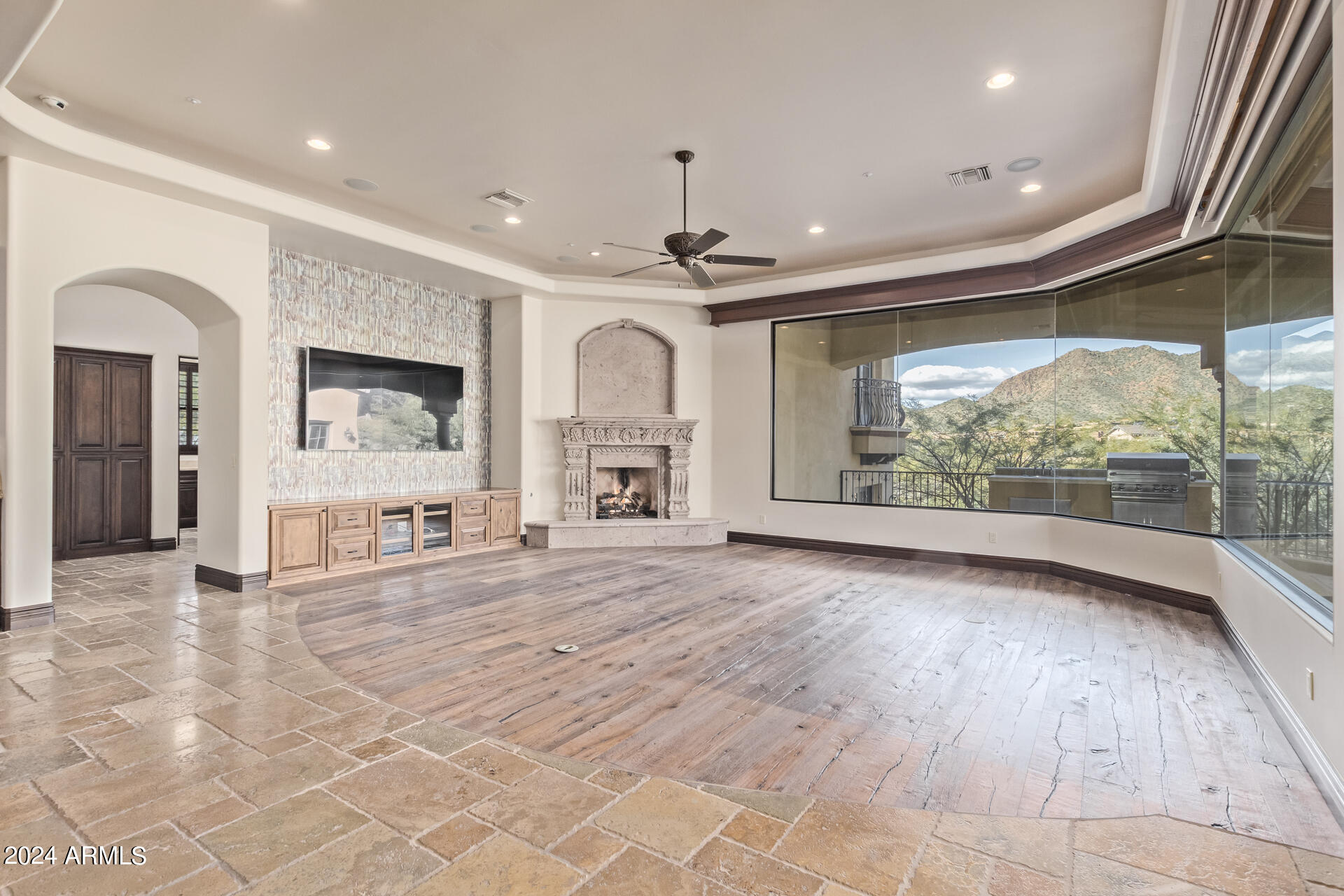 SIERRA HILLS - Residential