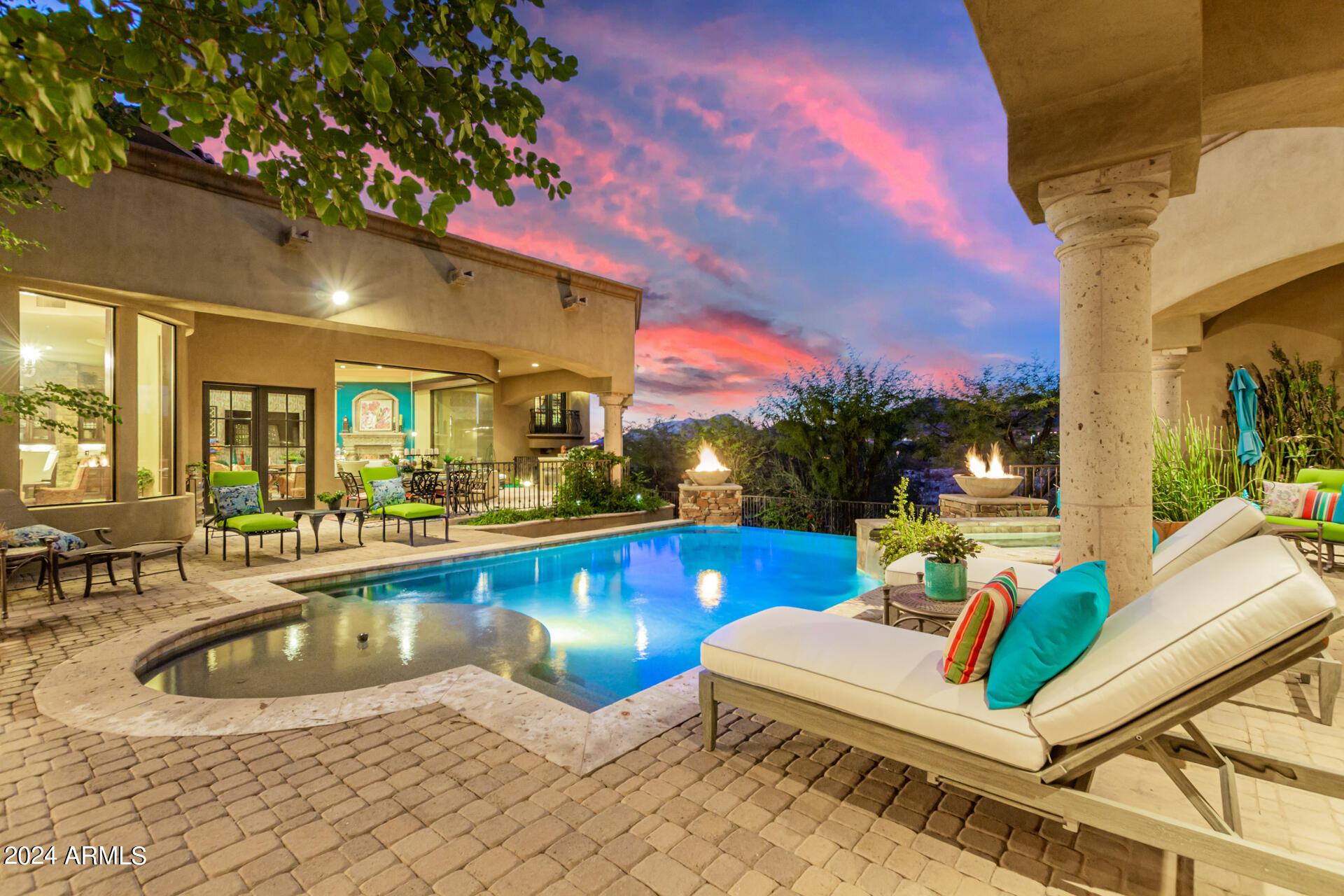 SIERRA HILLS - Residential