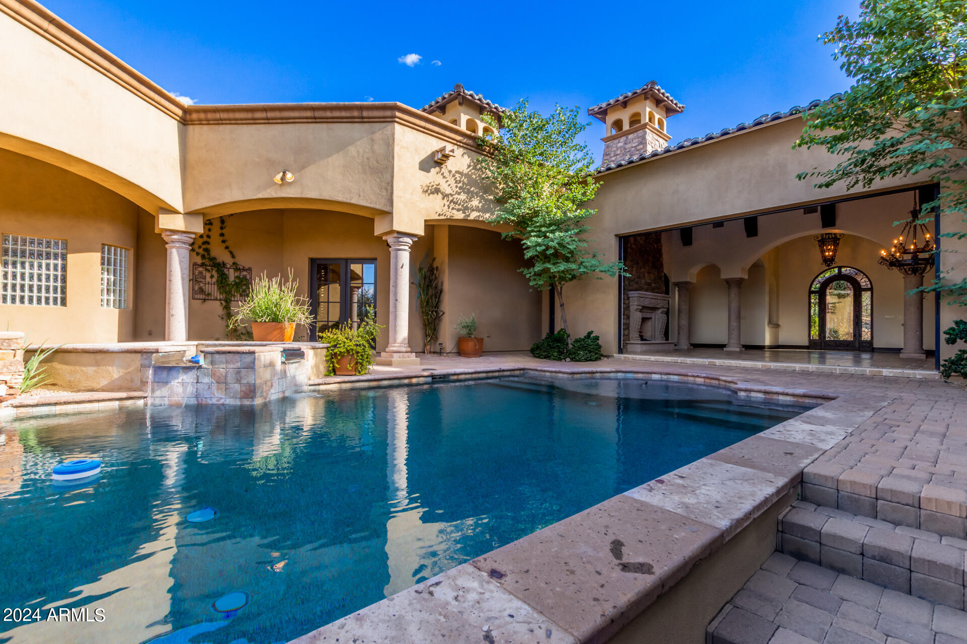 SIERRA HILLS - Residential